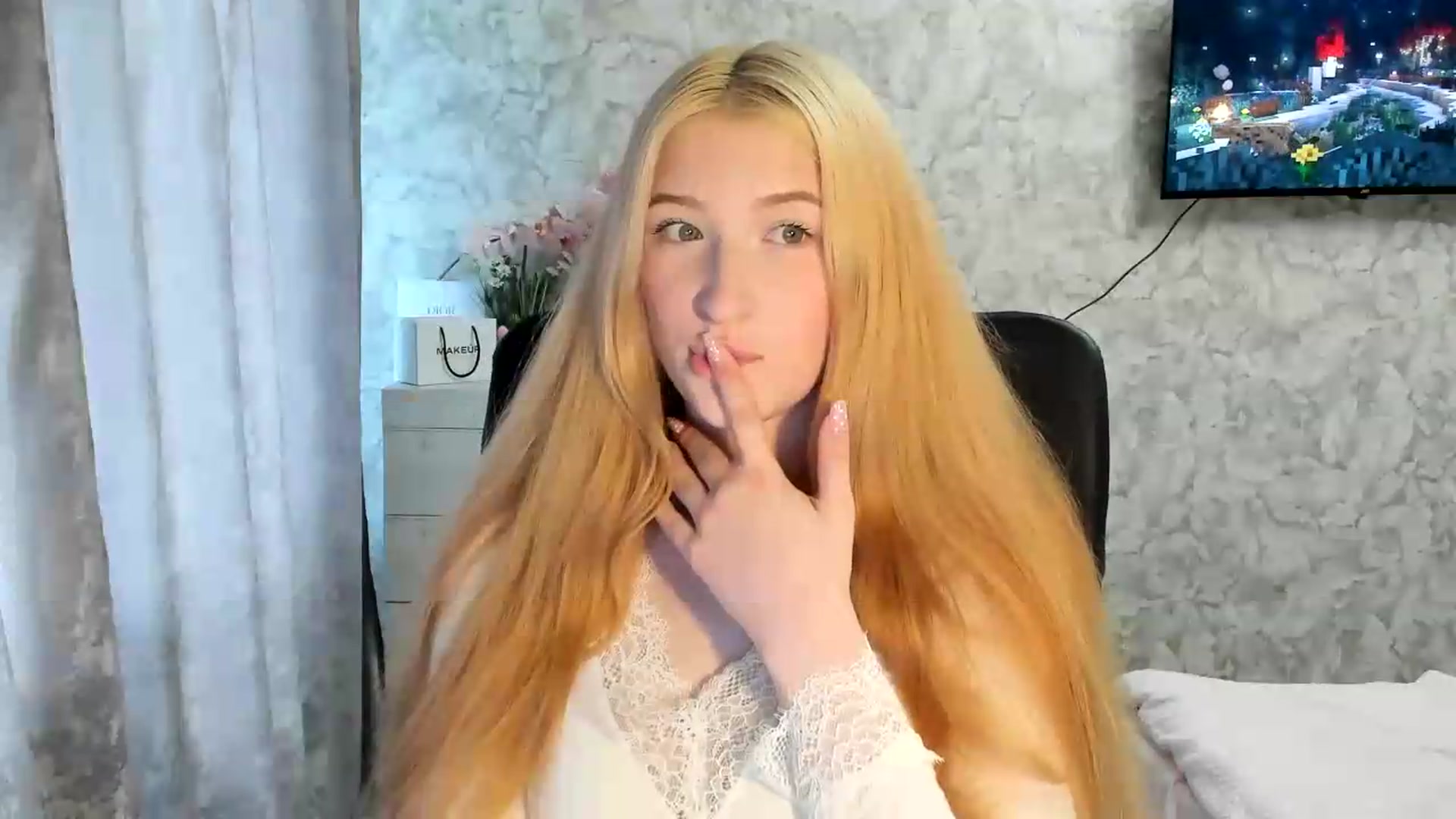 Gallery image thumbnail from Ilona_Here's myfreecams stream on, 06/15/2026, 13:14 image 13 of 20