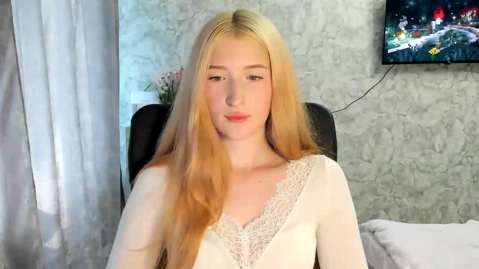 Gallery image thumbnail from Ilona_Here's myfreecams stream on, 06/15/2026, 14:44 image 17 of 20