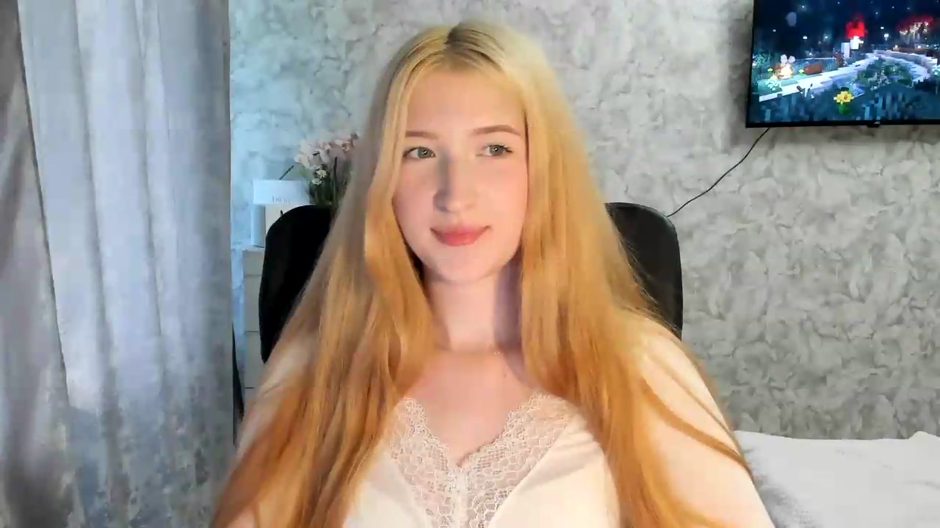 Gallery image thumbnail from Ilona_Here's myfreecams stream on, 06/15/2026, 15:38 image 17 of 20