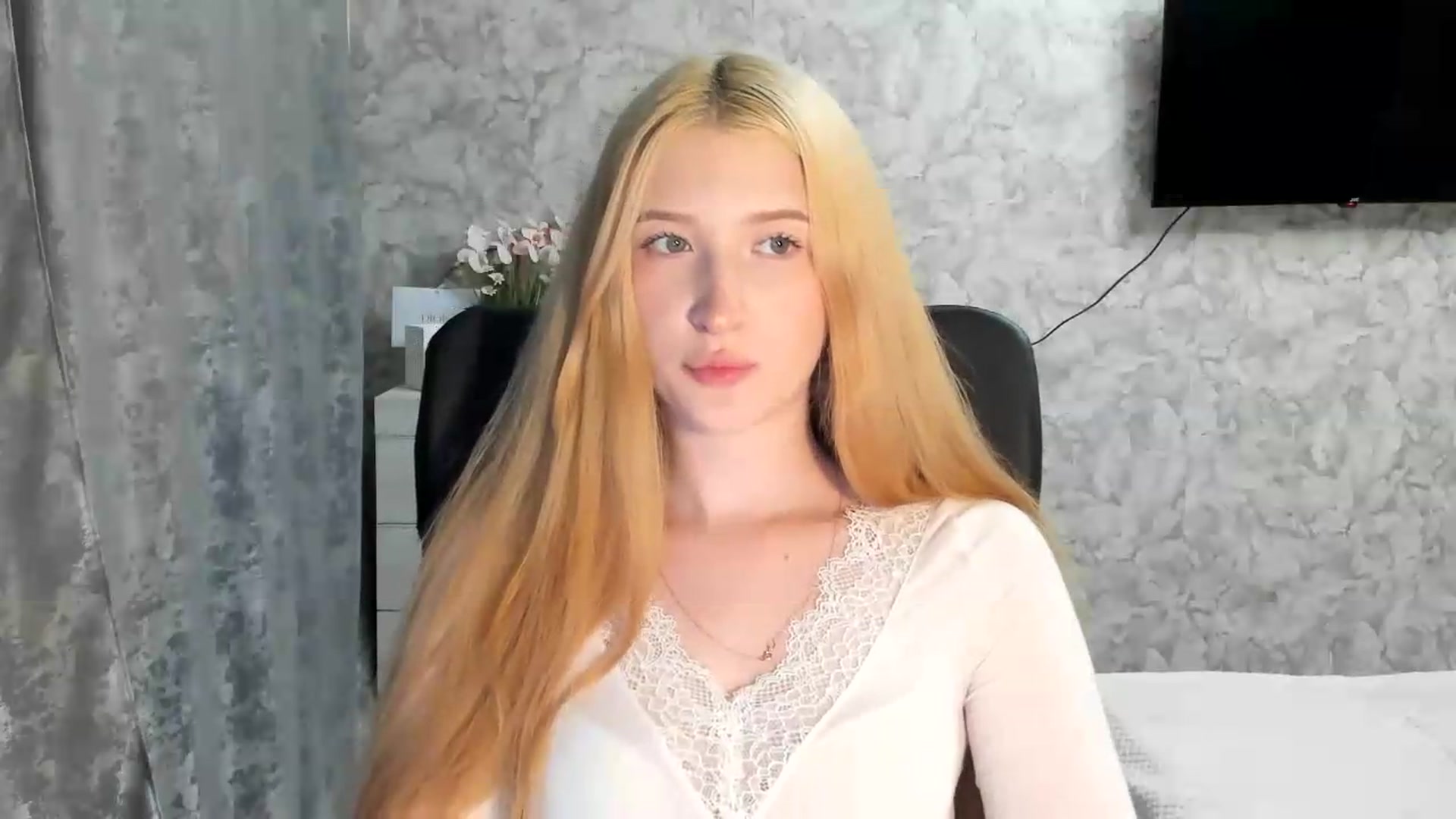 Gallery image thumbnail from Ilona_Here's myfreecams stream on, 06/18/2026, 19:03 image 5 of 20