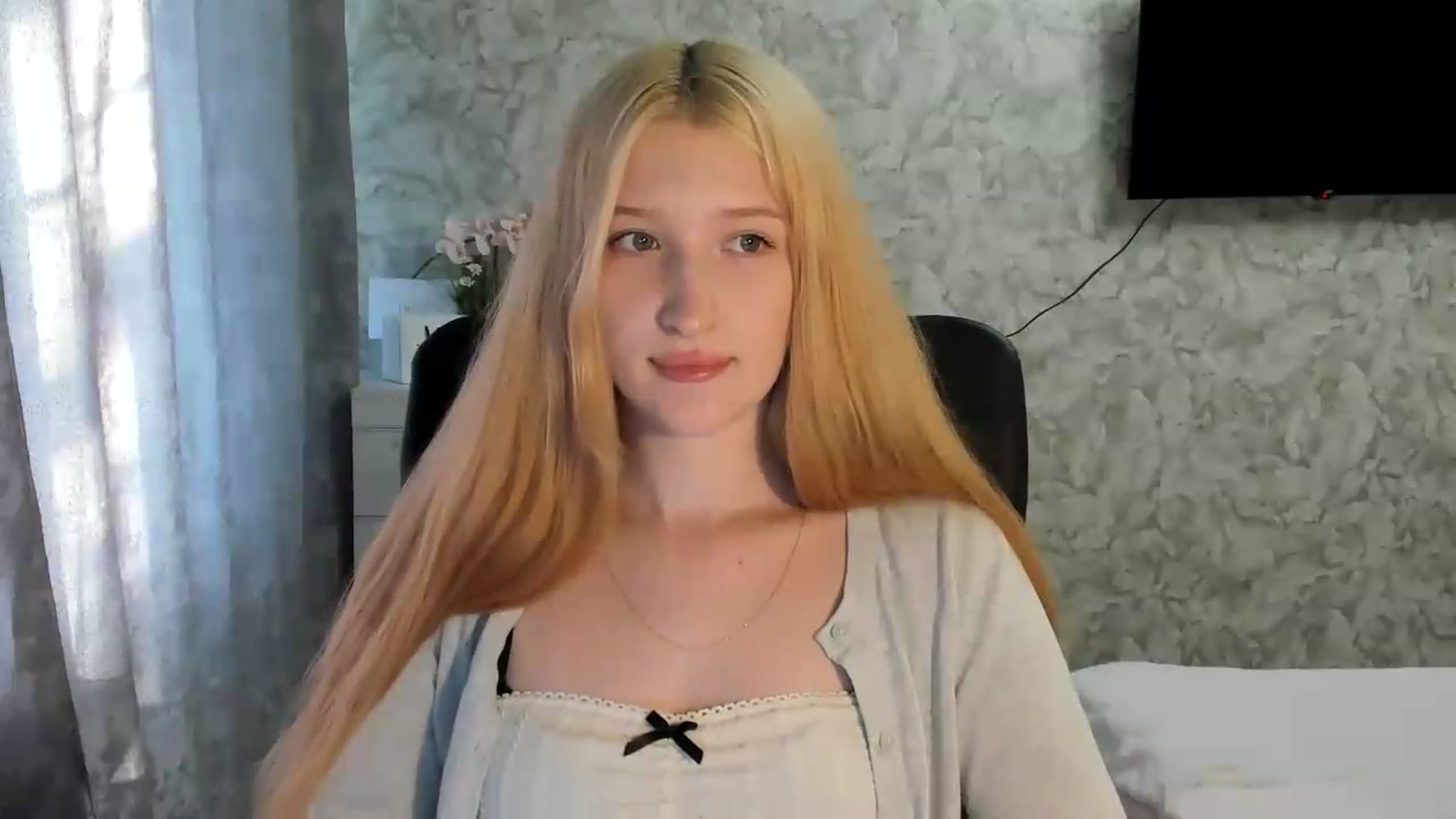 Gallery image thumbnail from Ilona_Here's myfreecams stream on, 06/19/2026, 14:58 image 2 of 20