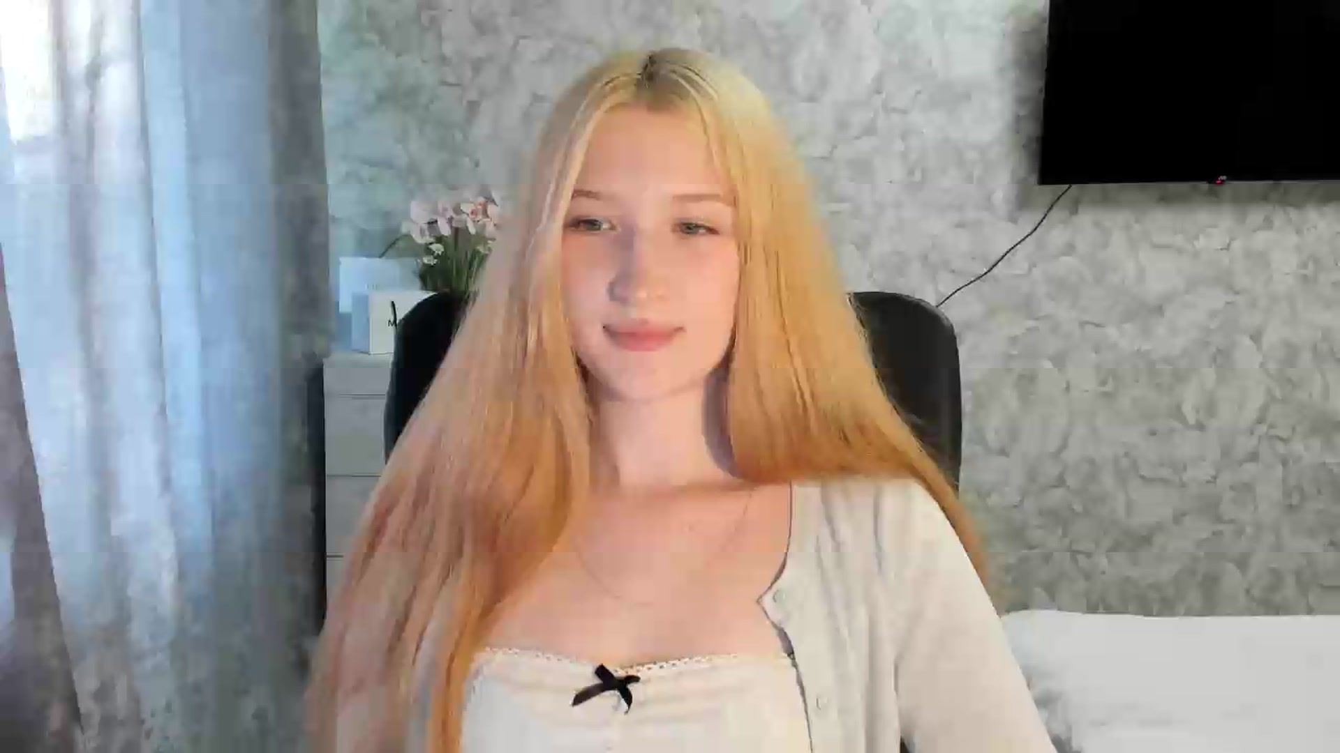 Gallery image thumbnail from Ilona_Here's myfreecams stream on, 06/19/2026, 14:58 image 11 of 20