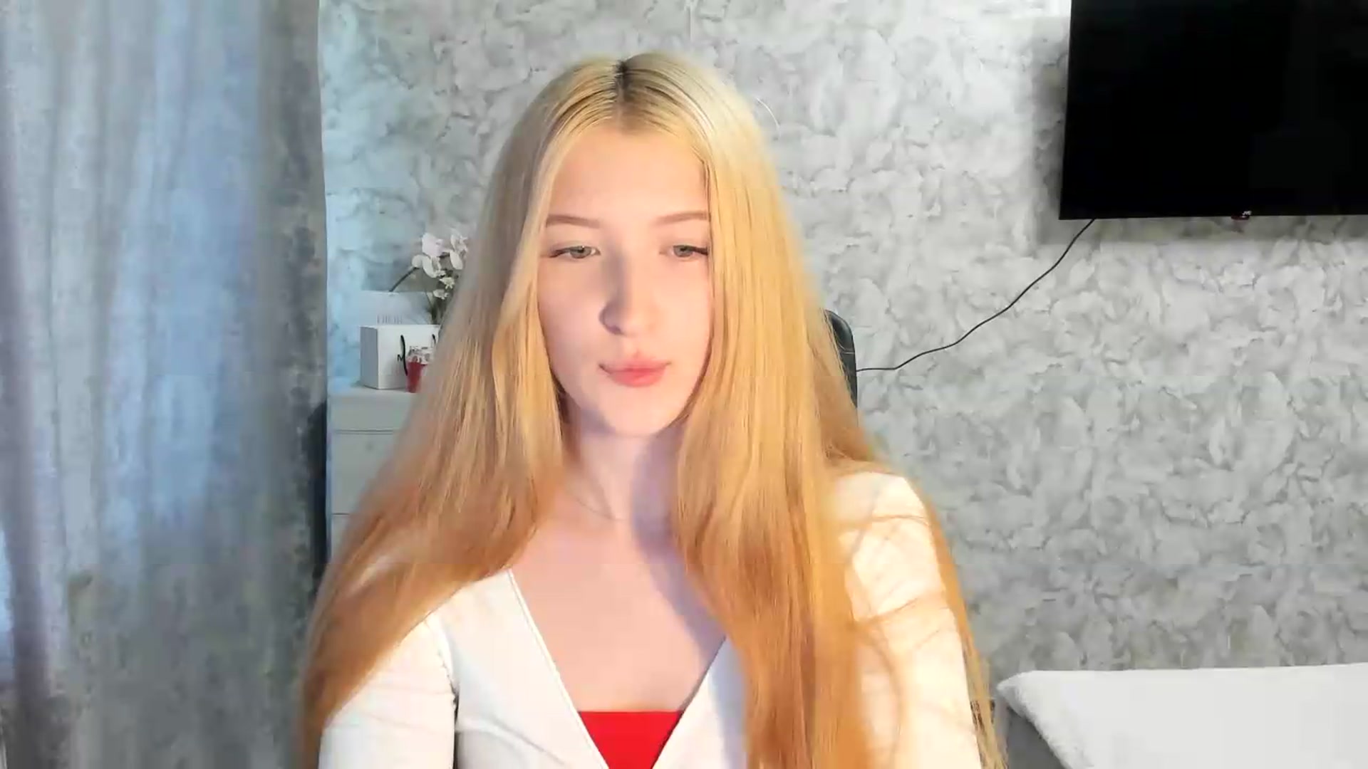 Gallery image thumbnail from Ilona_Here's myfreecams stream on, 06/21/2026, 17:27 image 7 of 20
