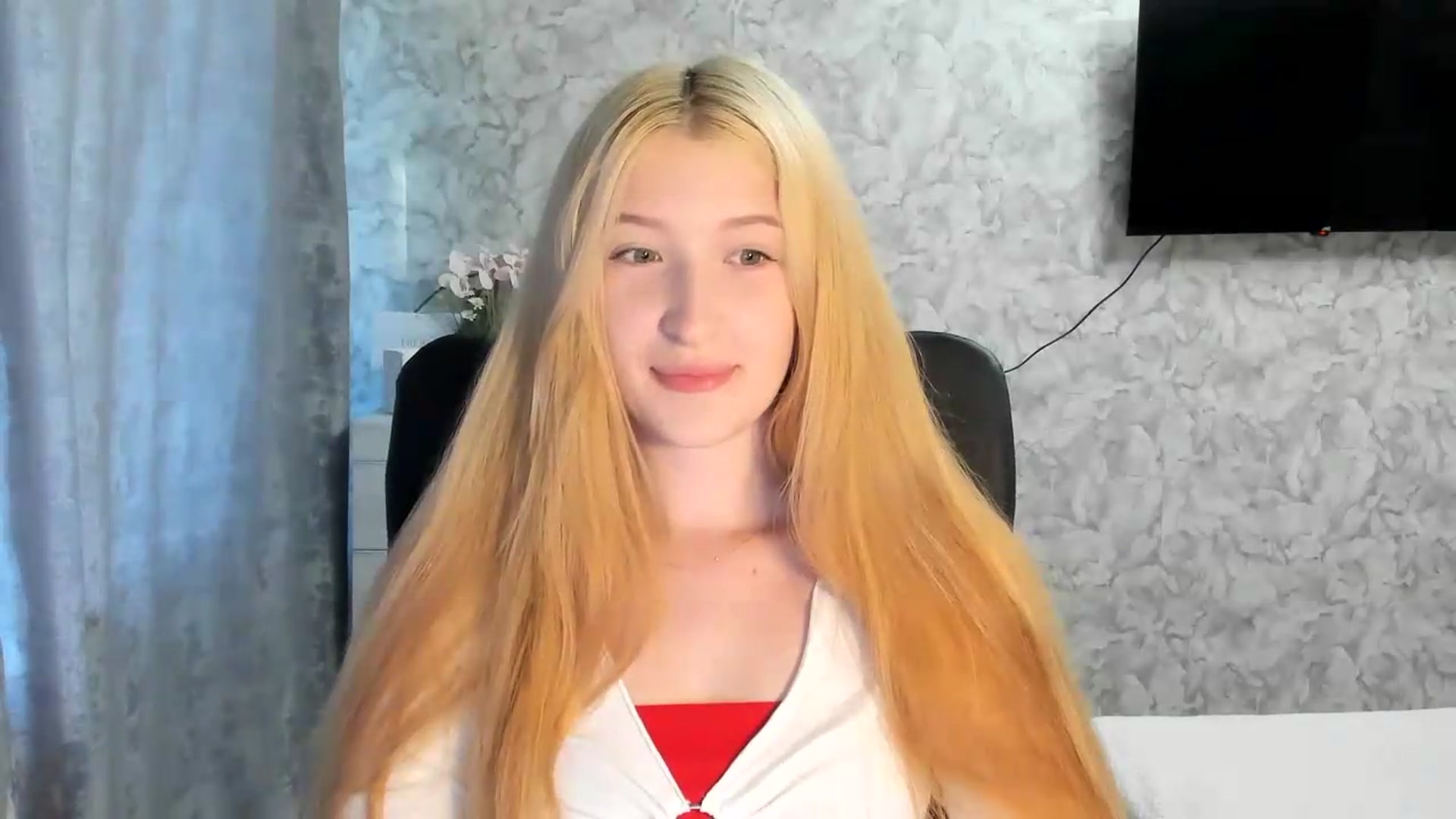 Gallery image thumbnail from Ilona_Here's myfreecams stream on, 06/21/2026, 17:27 image 2 of 20
