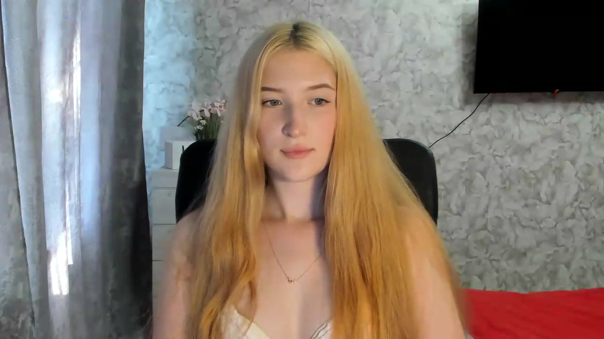 Gallery image thumbnail from Ilona_Here's myfreecams stream on, 06/23/2026, 14:08 image 16 of 20