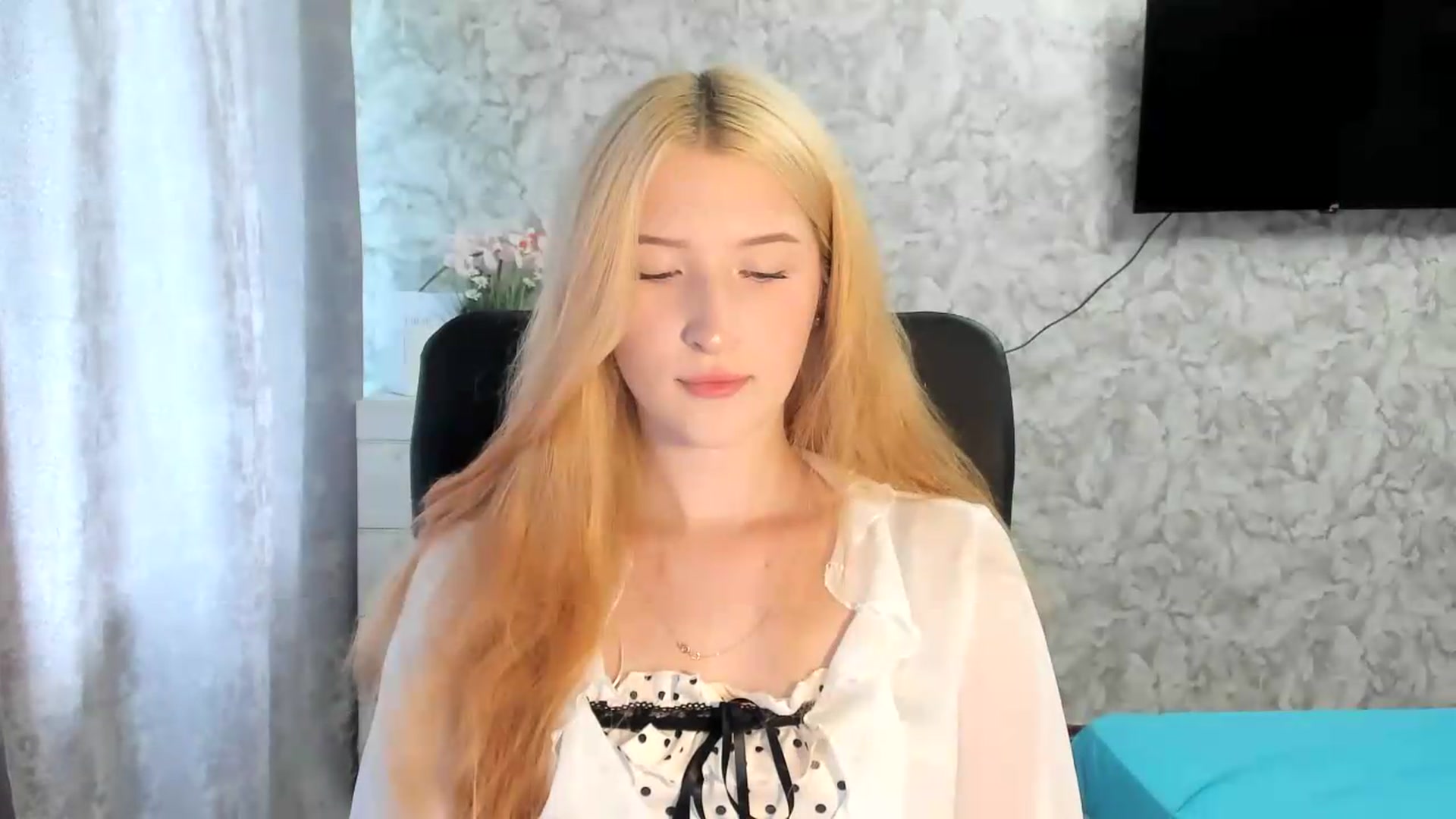Gallery image thumbnail from Ilona_Here's myfreecams stream on, 06/25/2026, 11:25 image 20 of 20