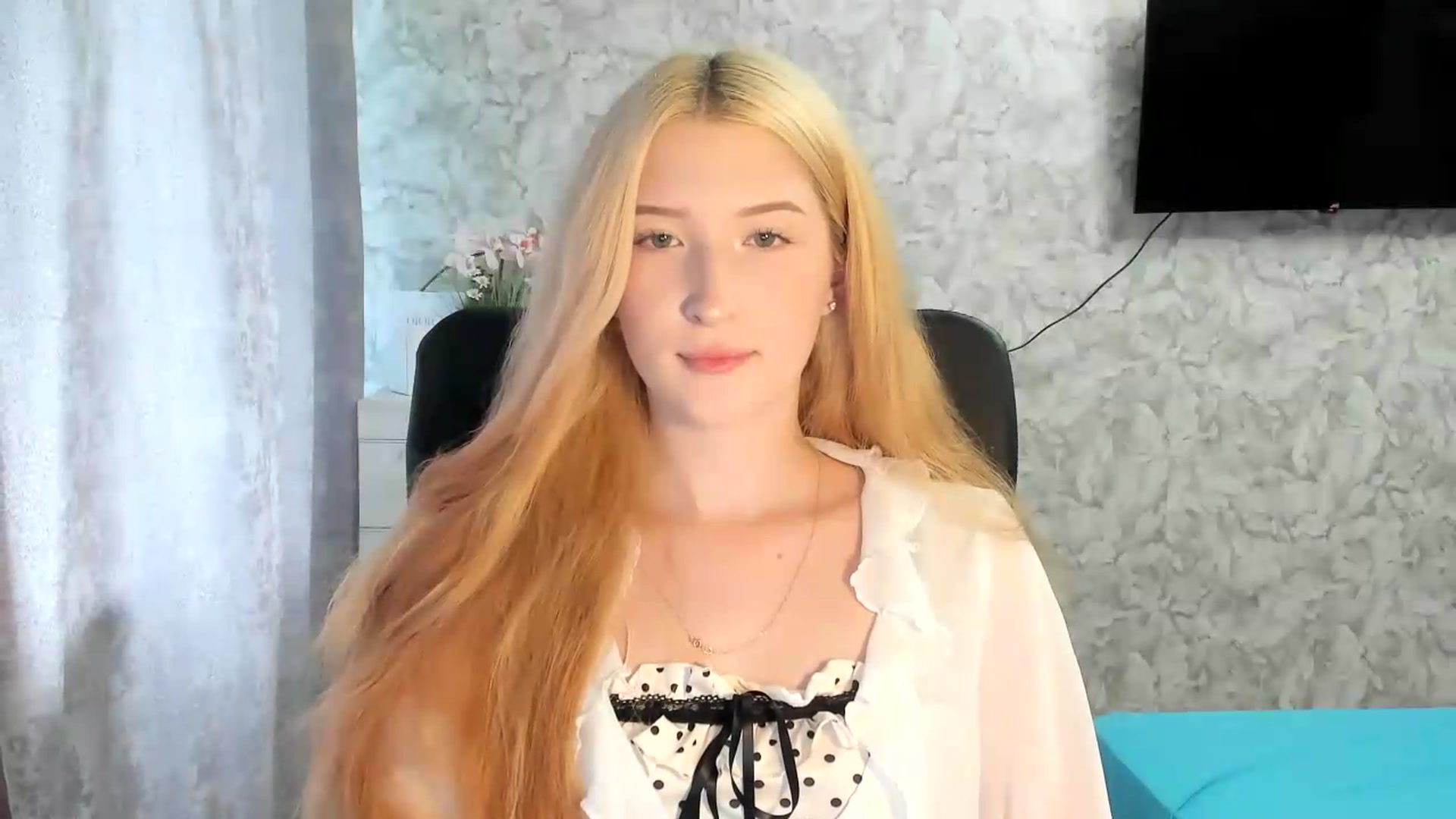 Gallery image thumbnail from Ilona_Here's myfreecams stream on, 06/25/2026, 11:25 image 5 of 20