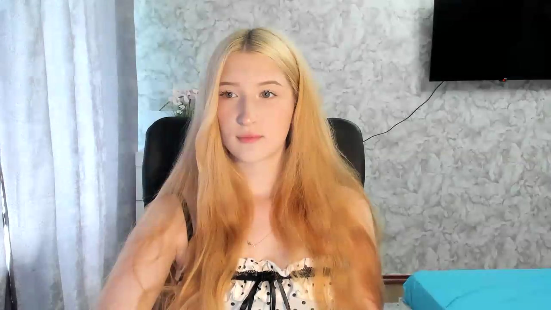 Gallery image thumbnail from Ilona_Here's myfreecams stream on, 06/25/2026, 11:58 image 16 of 20