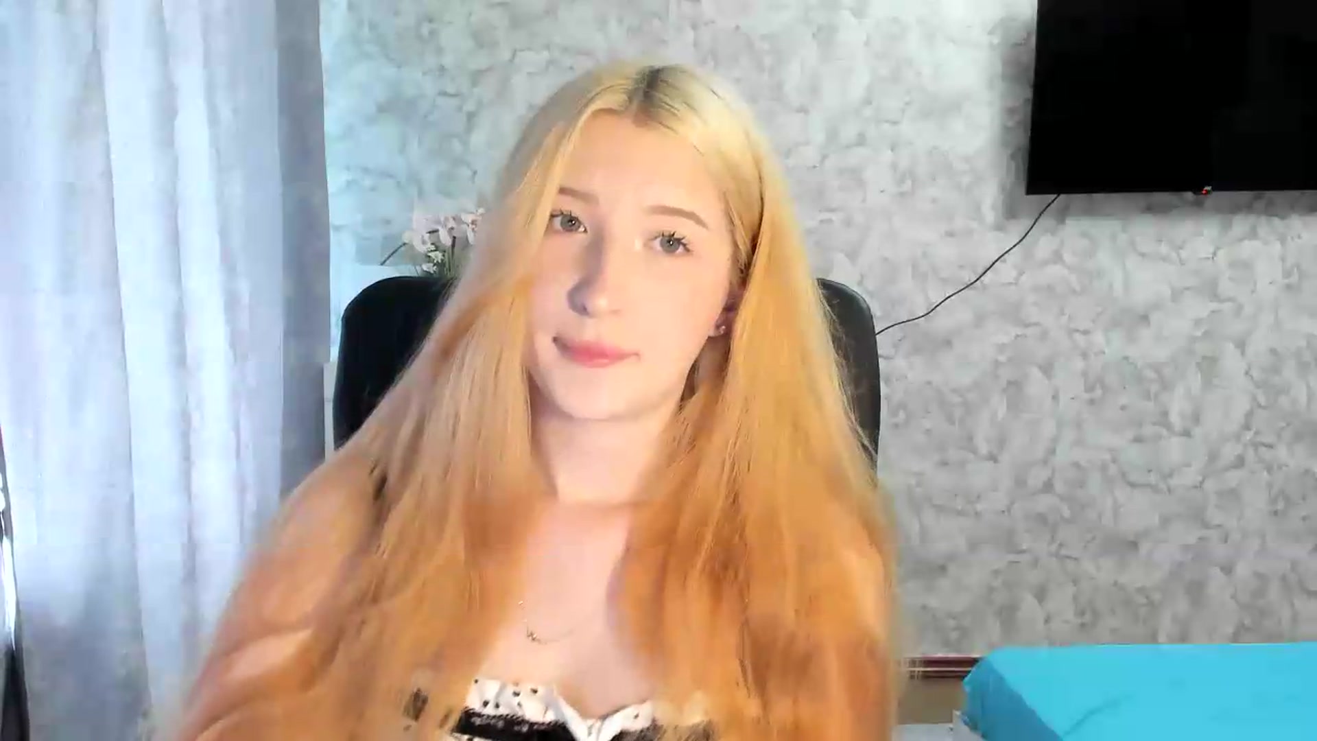Gallery image thumbnail from Ilona_Here's myfreecams stream on, 06/25/2026, 11:58 image 14 of 20