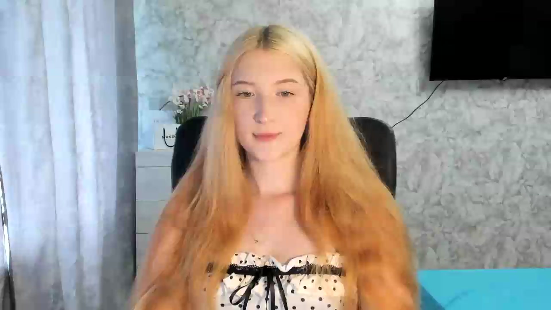 Gallery image thumbnail from Ilona_Here's myfreecams stream on, 06/25/2026, 11:58 image 9 of 20