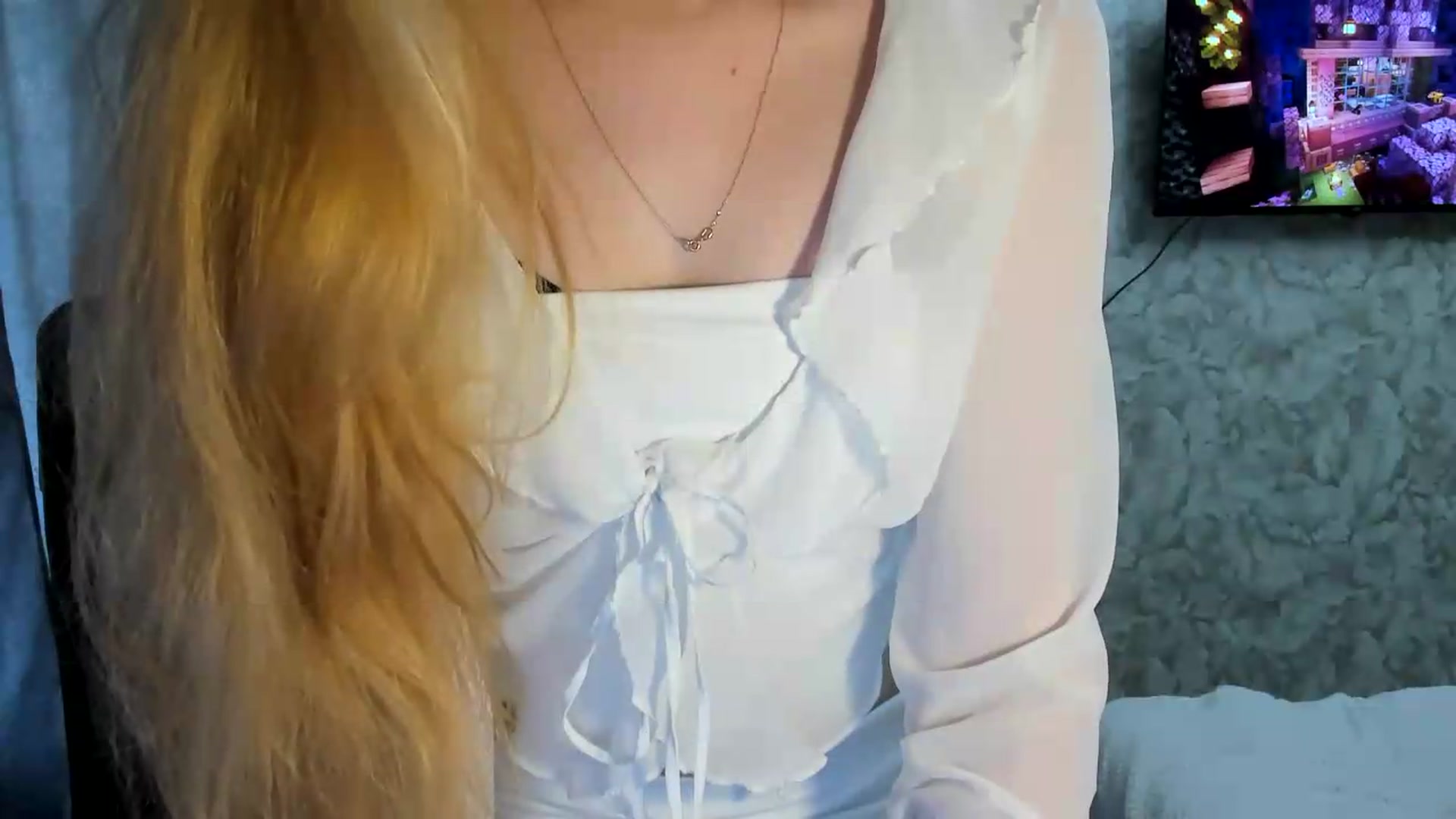 Gallery image thumbnail from Ilona_Here's myfreecams stream on, 06/27/2026, 15:55 image 17 of 20
