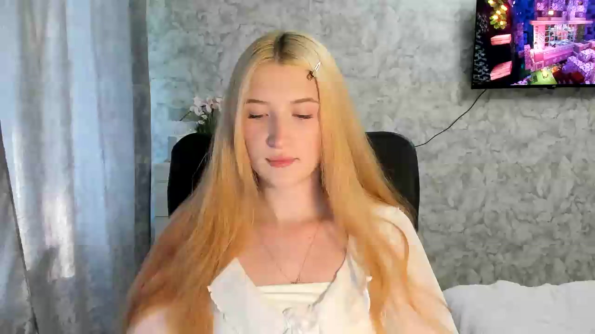 Gallery image thumbnail from Ilona_Here's myfreecams stream on, 06/27/2026, 15:55 image 1 of 20