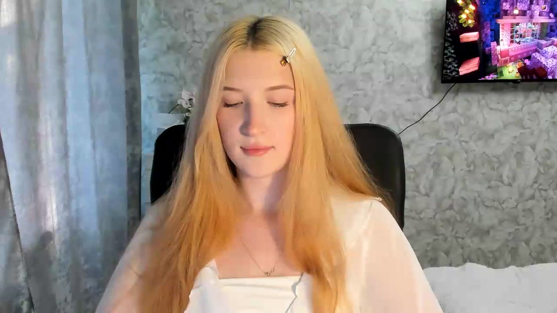 Gallery image thumbnail from Ilona_Here's myfreecams stream on, 06/27/2026, 15:55 image 11 of 20