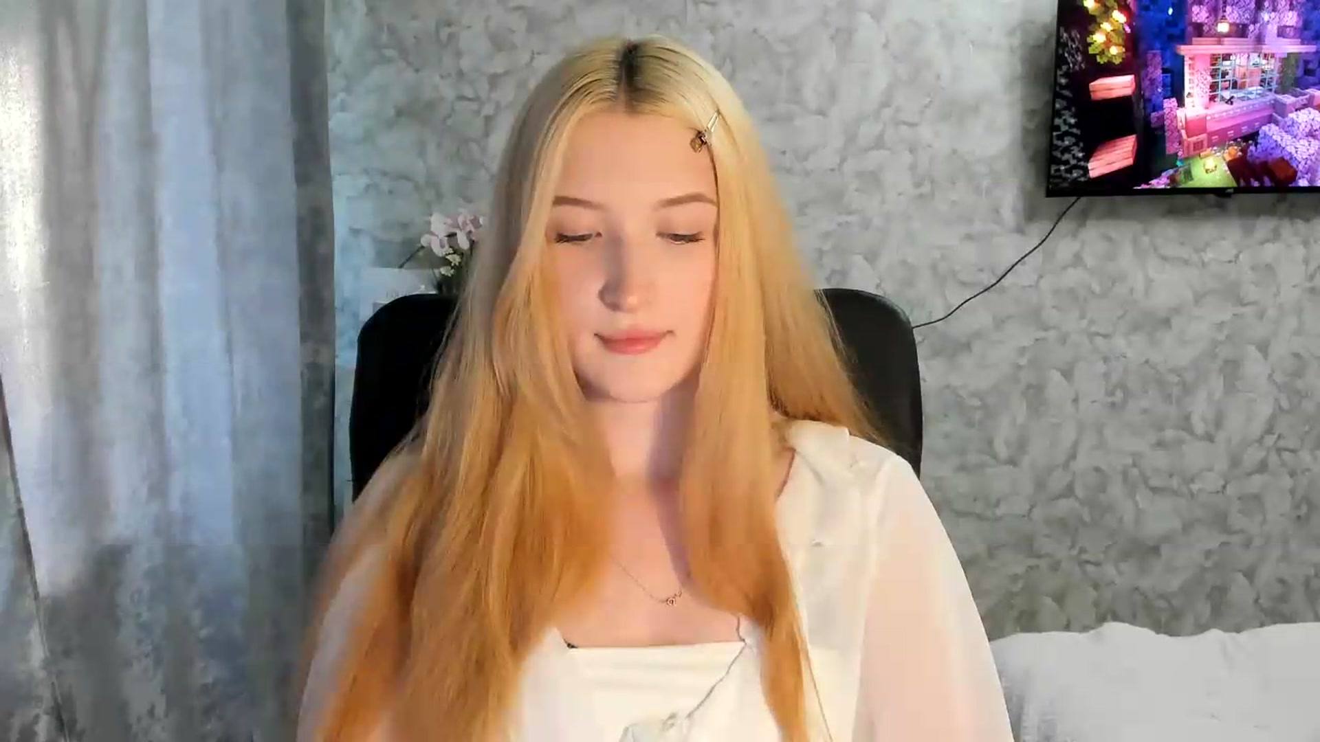 Gallery image thumbnail from Ilona_Here's myfreecams stream on, 06/27/2026, 15:55 image 20 of 20