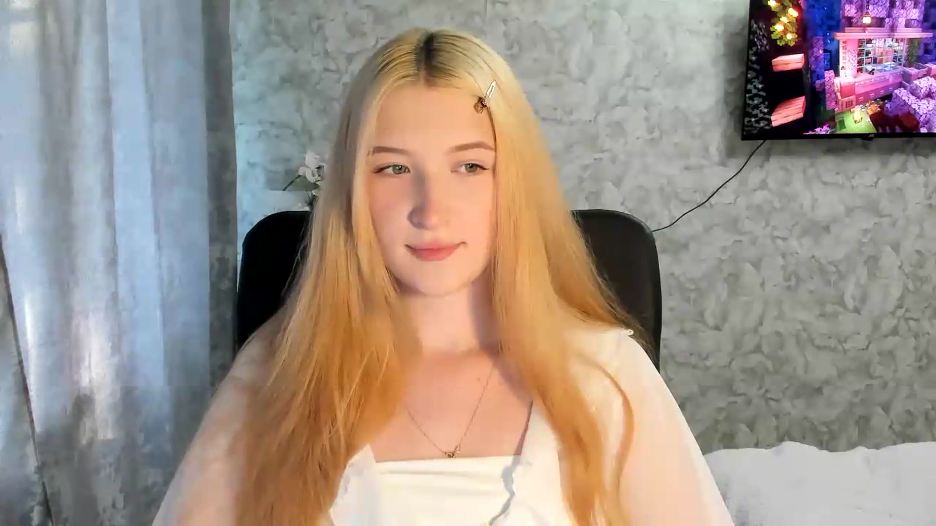Gallery image thumbnail from Ilona_Here's myfreecams stream on, 06/27/2026, 15:55 image 3 of 20