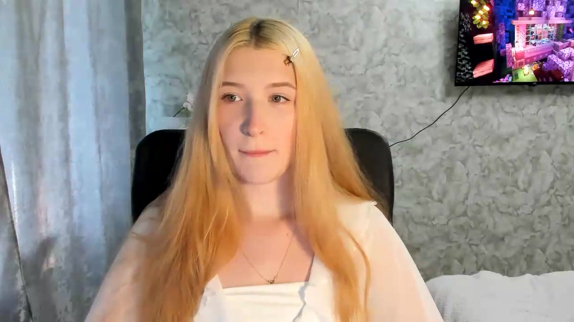 Gallery image thumbnail from Ilona_Here's myfreecams stream on, 06/27/2026, 15:55 image 4 of 20