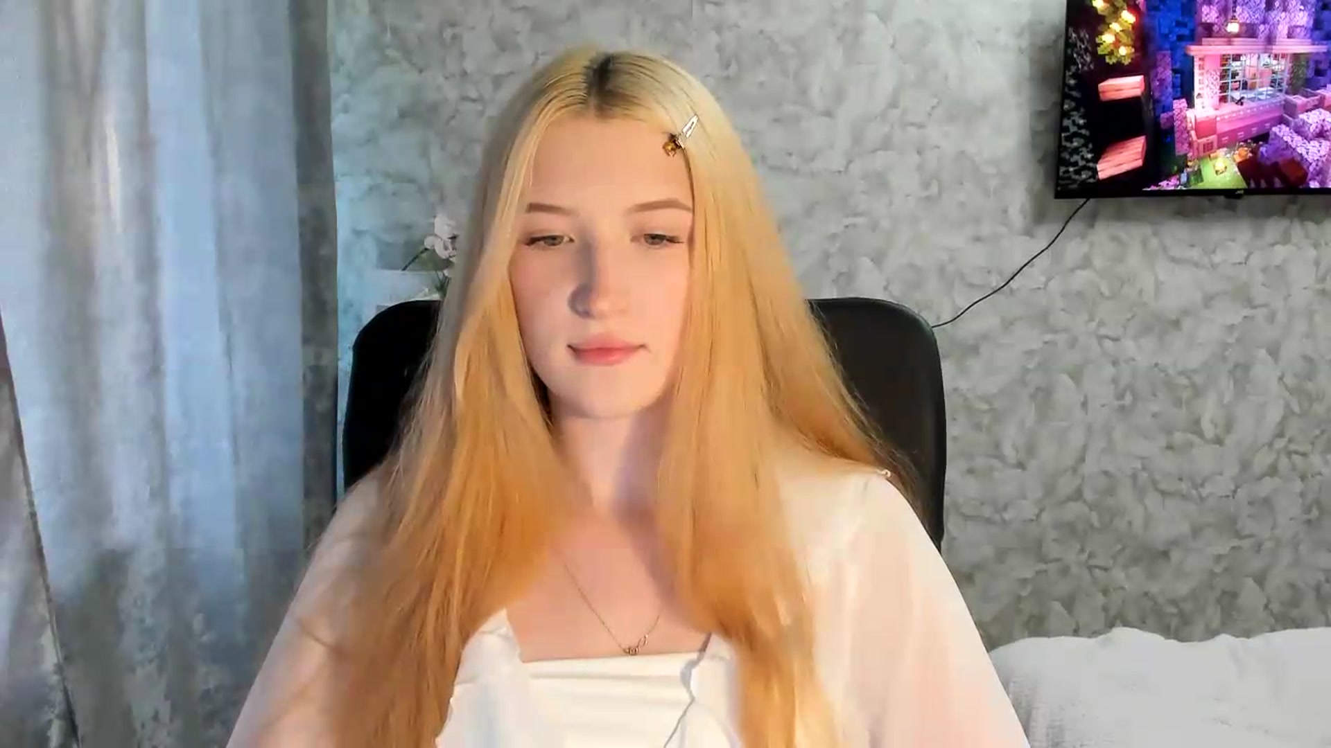 Gallery image thumbnail from Ilona_Here's myfreecams stream on, 06/27/2026, 15:55 image 9 of 20
