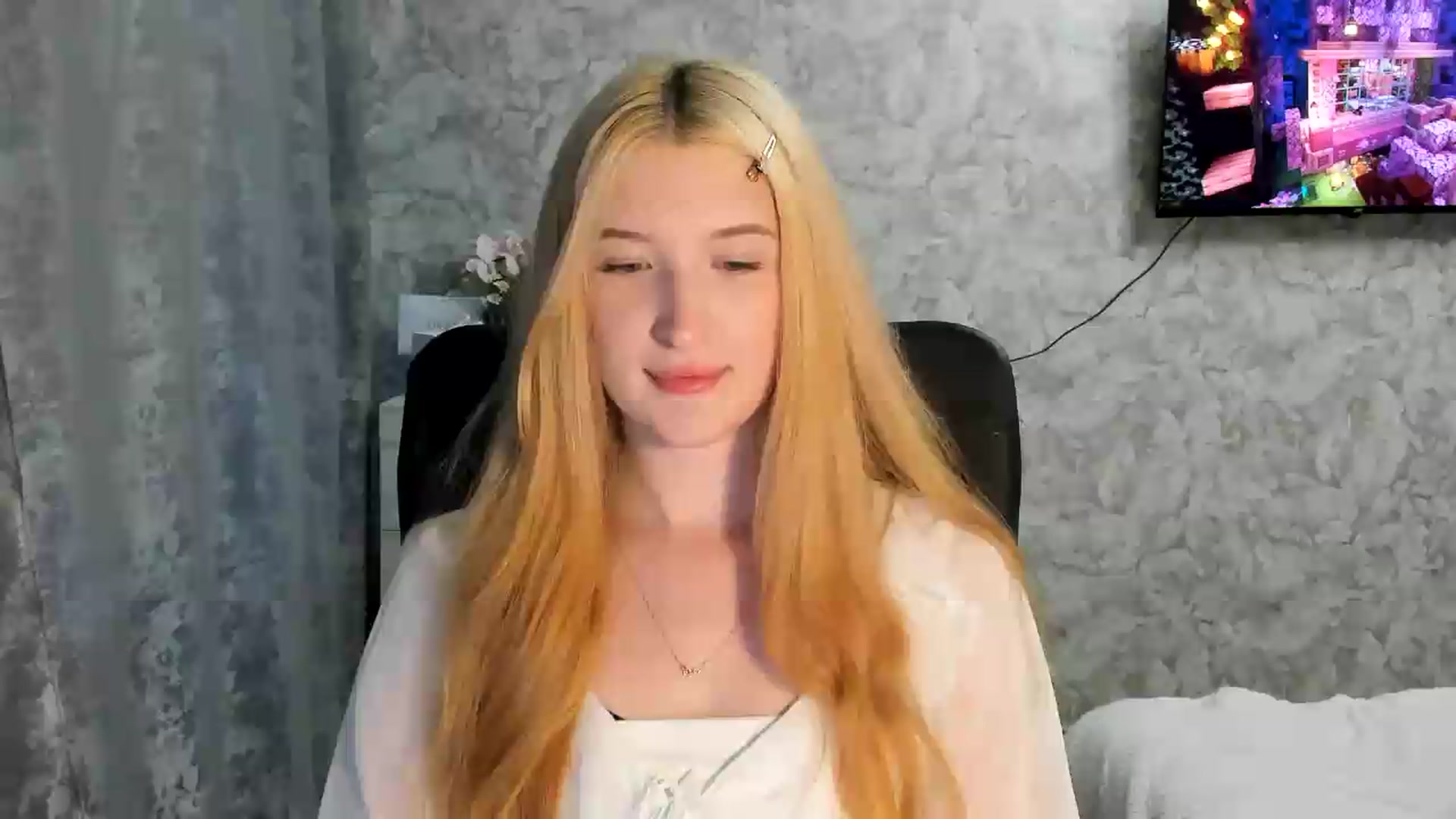 Gallery image thumbnail from Ilona_Here's myfreecams stream on, 06/27/2026, 17:38 image 5 of 20