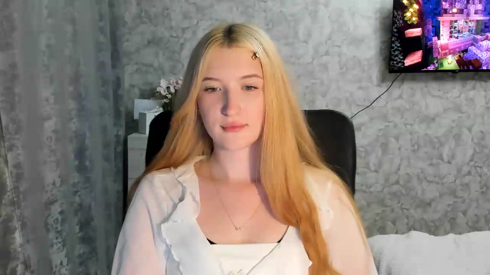 Gallery image thumbnail from Ilona_Here's myfreecams stream on, 06/27/2026, 17:38 image 11 of 20