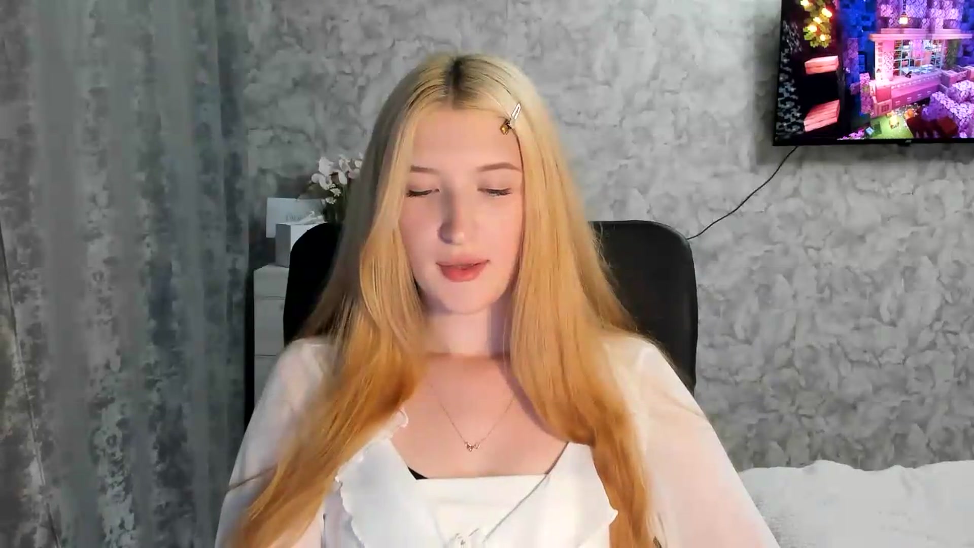 Gallery image thumbnail from Ilona_Here's myfreecams stream on, 06/27/2026, 17:38 image 20 of 20