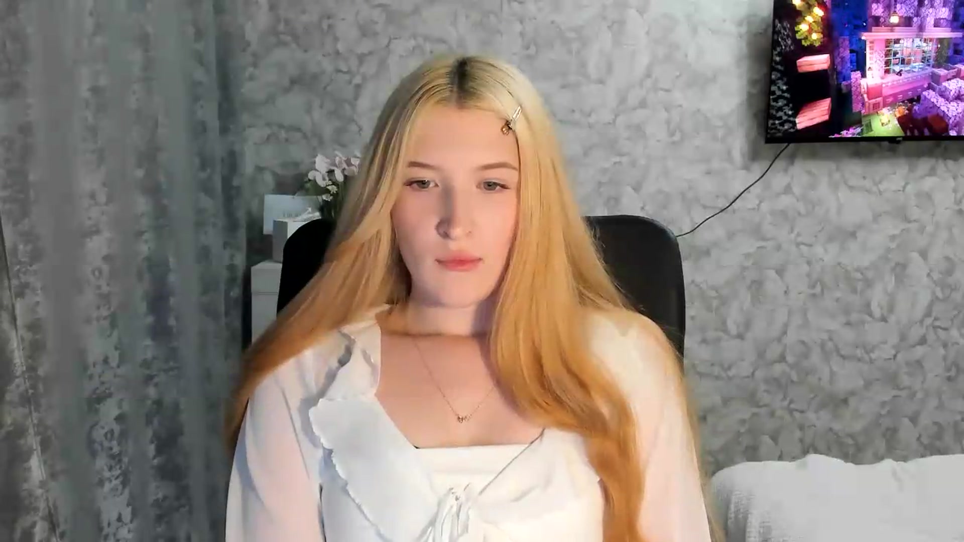 Gallery image thumbnail from Ilona_Here's myfreecams stream on, 06/27/2026, 17:38 image 13 of 20