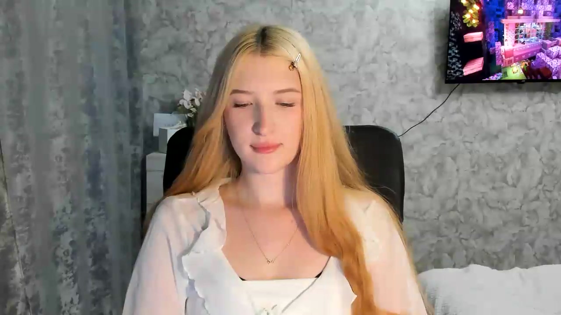 Gallery image thumbnail from Ilona_Here's myfreecams stream on, 06/27/2026, 17:38 image 10 of 20