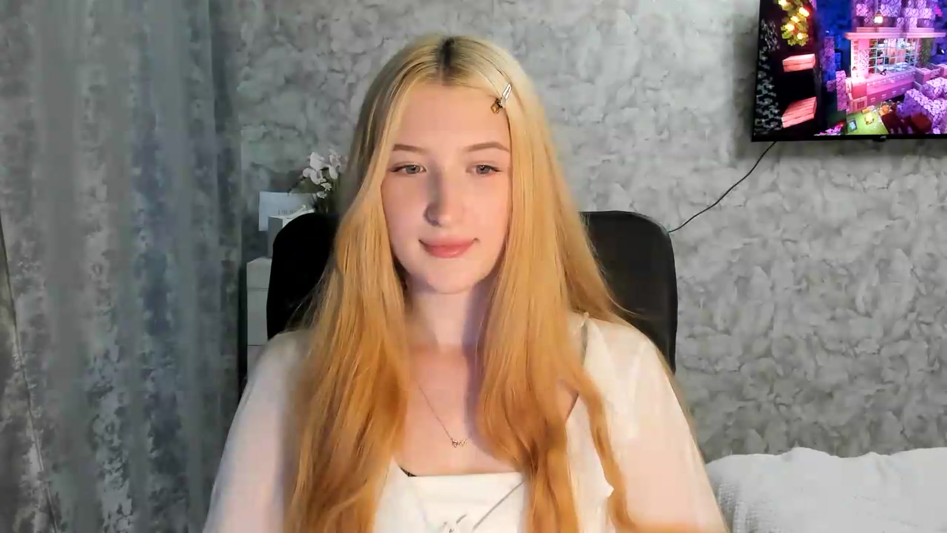 Gallery image thumbnail from Ilona_Here's myfreecams stream on, 06/27/2026, 17:38 image 8 of 20