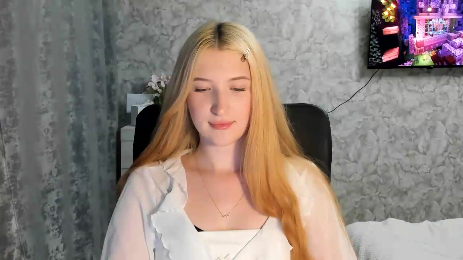 Gallery image thumbnail from Ilona_Here's myfreecams stream on, 06/27/2026, 17:38 image 12 of 20