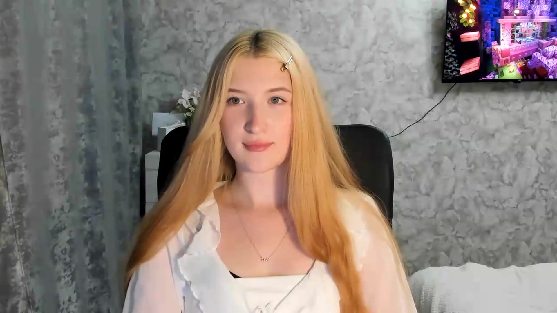 Gallery image thumbnail from Ilona_Here's myfreecams stream on, 06/27/2026, 17:38 image 14 of 20