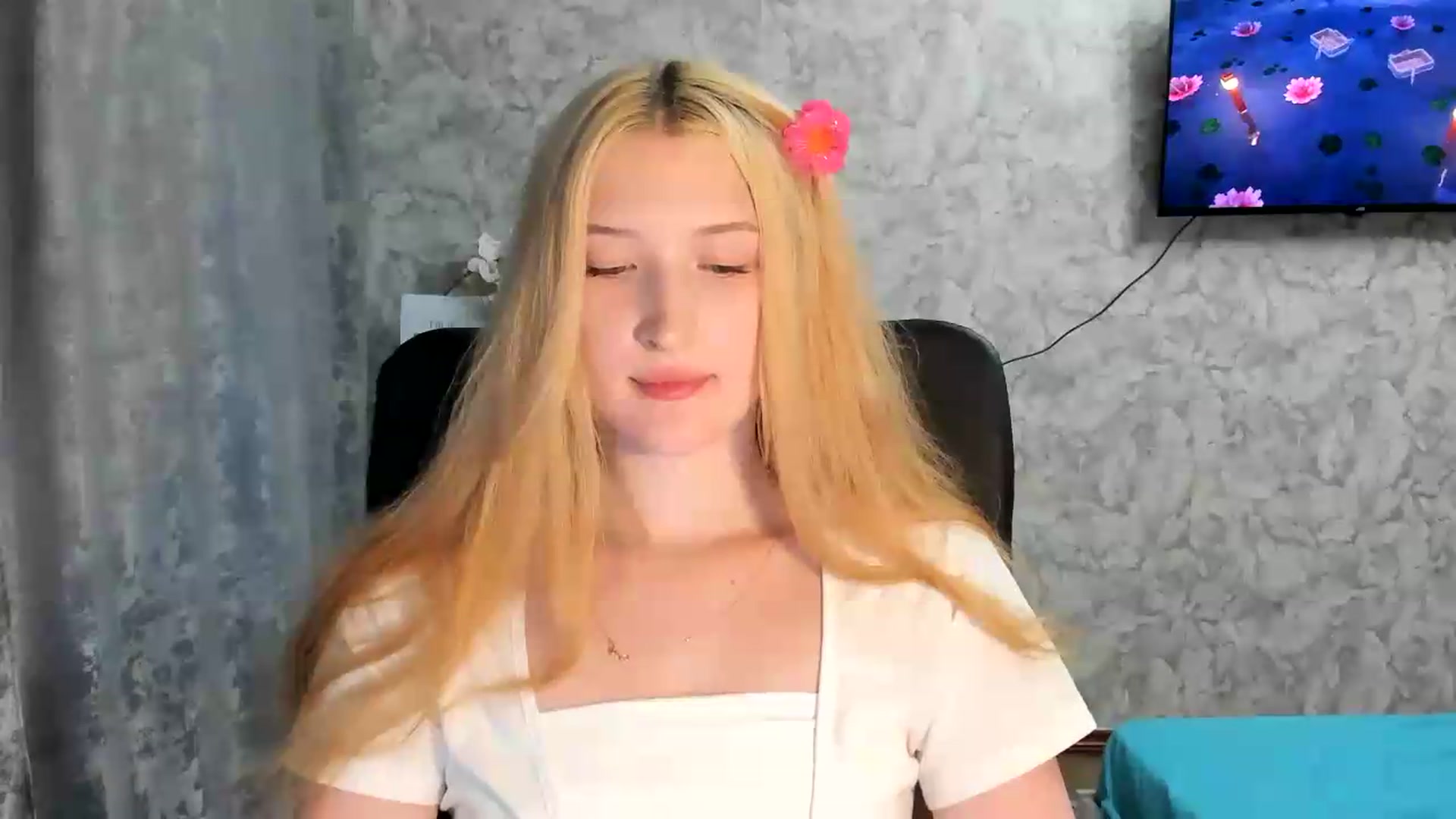 Gallery image thumbnail from Ilona_Here's myfreecams stream on, 06/29/2026, 17:27 image 19 of 20