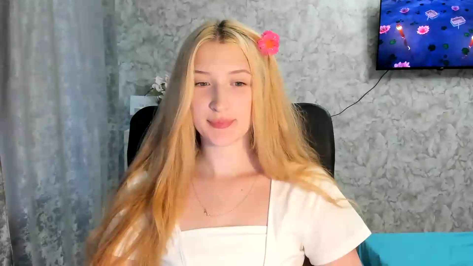 Gallery image thumbnail from Ilona_Here's myfreecams stream on, 06/29/2026, 17:27 image 7 of 20