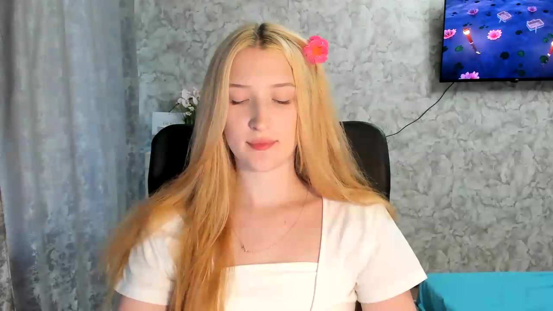 Gallery image thumbnail from Ilona_Here's myfreecams stream on, 06/29/2026, 17:27 image 3 of 20