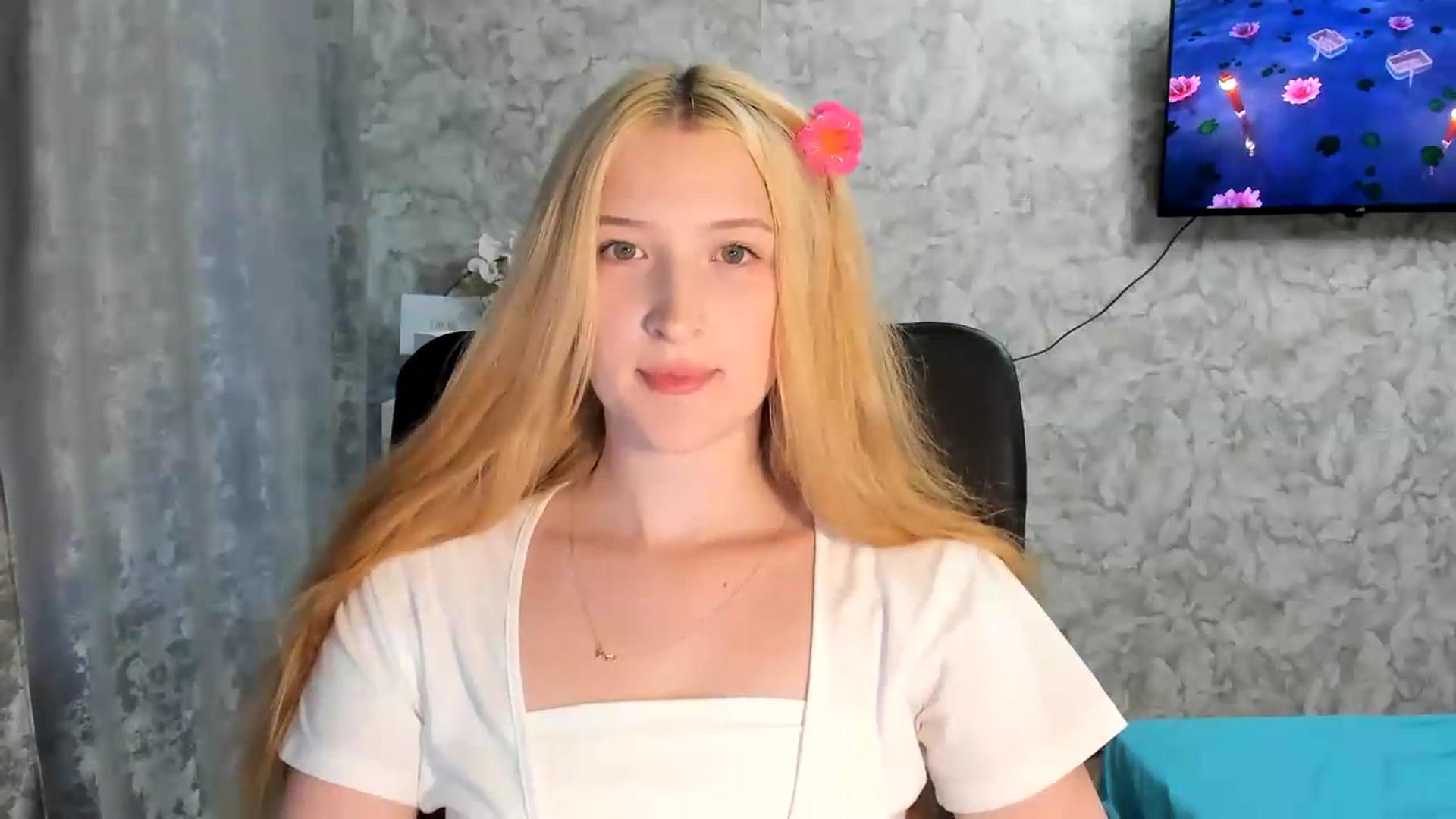 Gallery image thumbnail from Ilona_Here's myfreecams stream on, 06/29/2026, 17:27 image 15 of 20