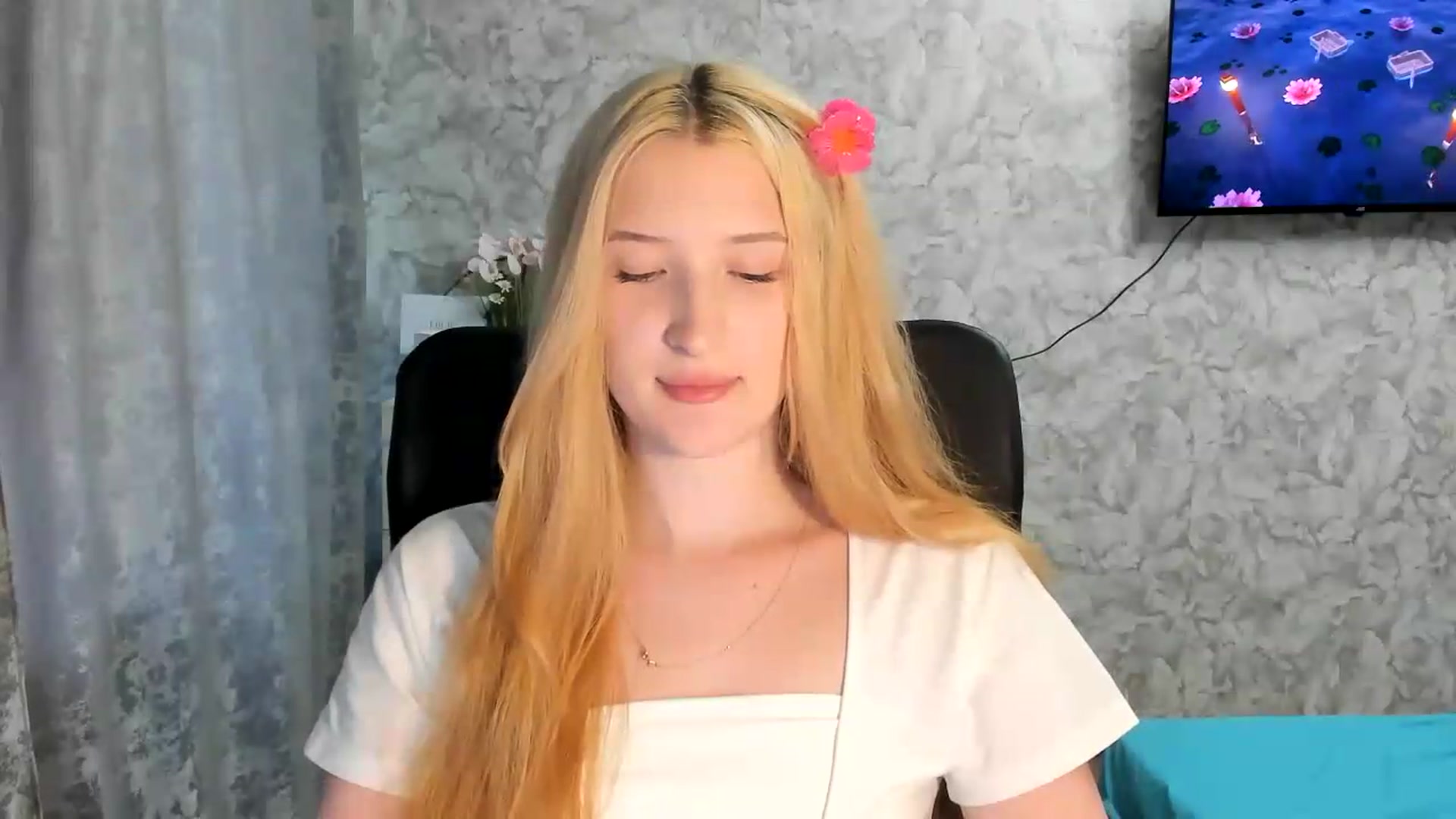 Gallery image thumbnail from Ilona_Here's myfreecams stream on, 06/29/2026, 17:27 image 4 of 20