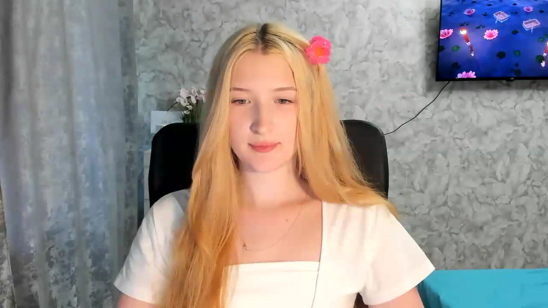 Gallery image thumbnail from Ilona_Here's myfreecams stream on, 06/29/2026, 17:27 image 5 of 20