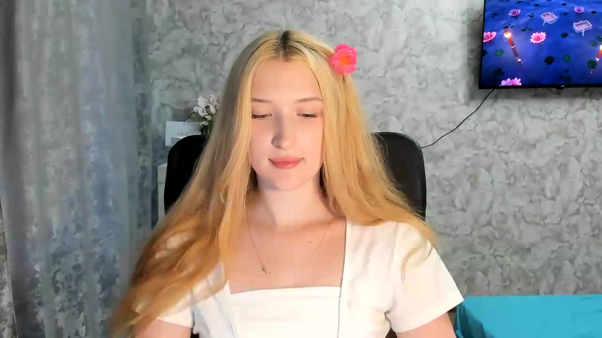 Gallery image thumbnail from Ilona_Here's myfreecams stream on, 06/29/2026, 17:27 image 14 of 20