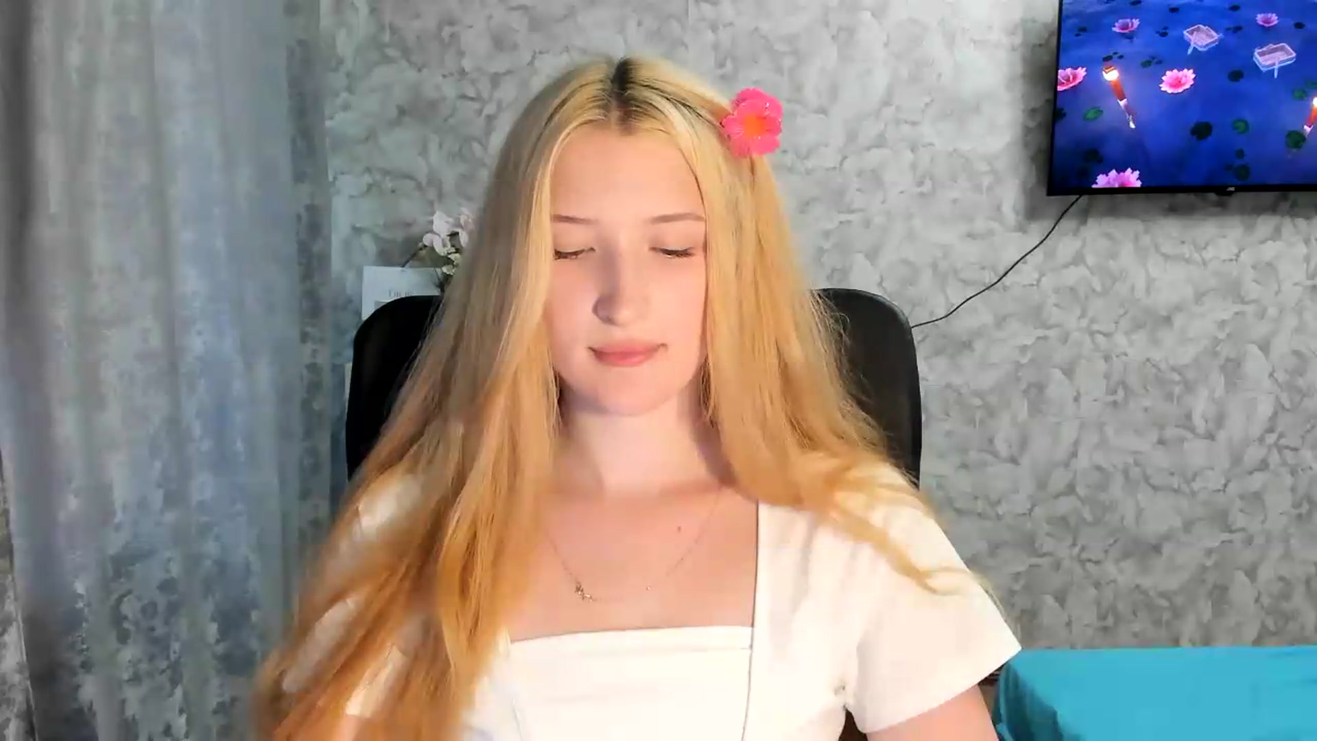 Gallery image thumbnail from Ilona_Here's myfreecams stream on, 06/29/2026, 17:27 image 8 of 20