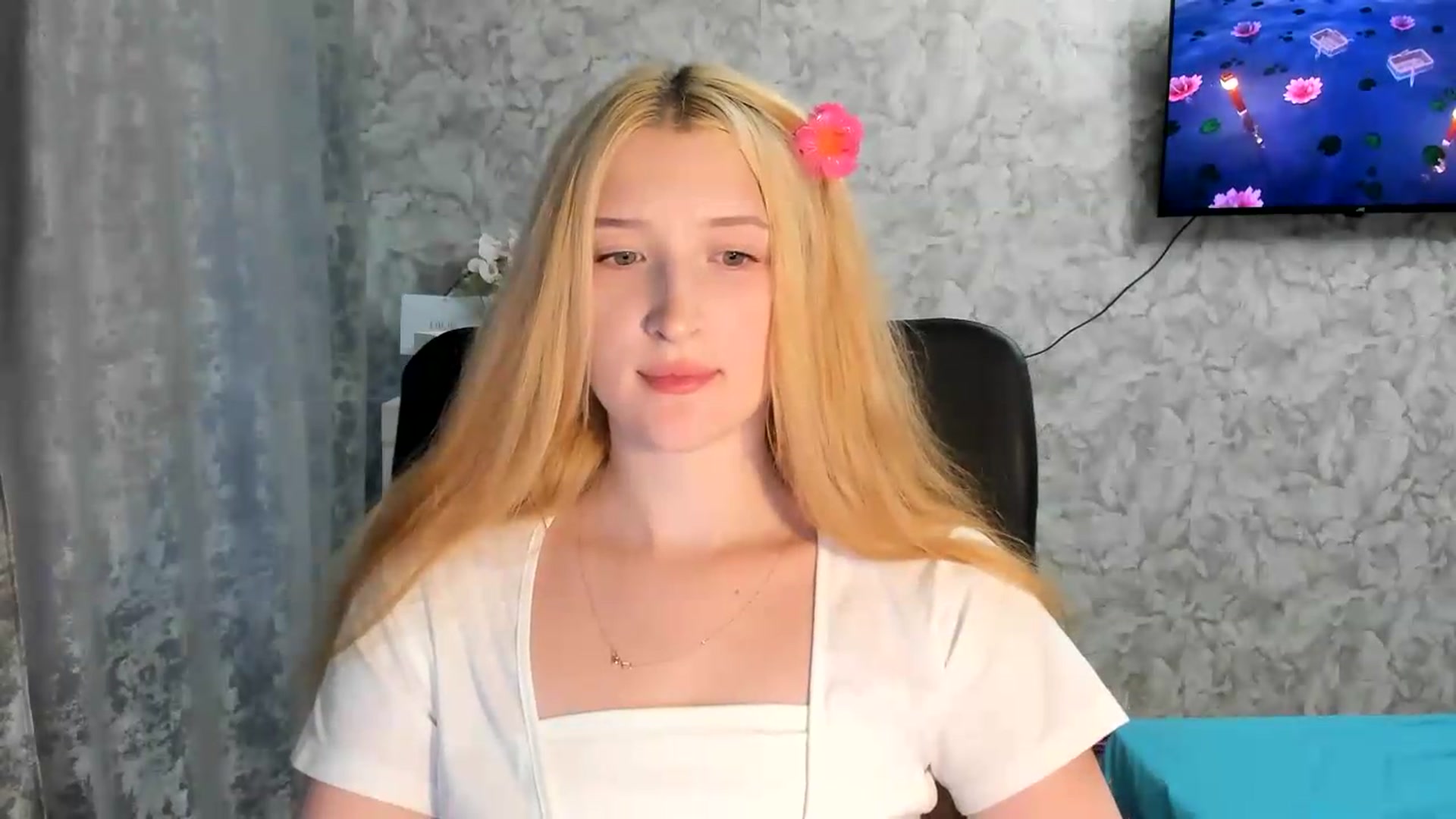 Gallery image thumbnail from Ilona_Here's myfreecams stream on, 06/29/2026, 17:27 image 17 of 20