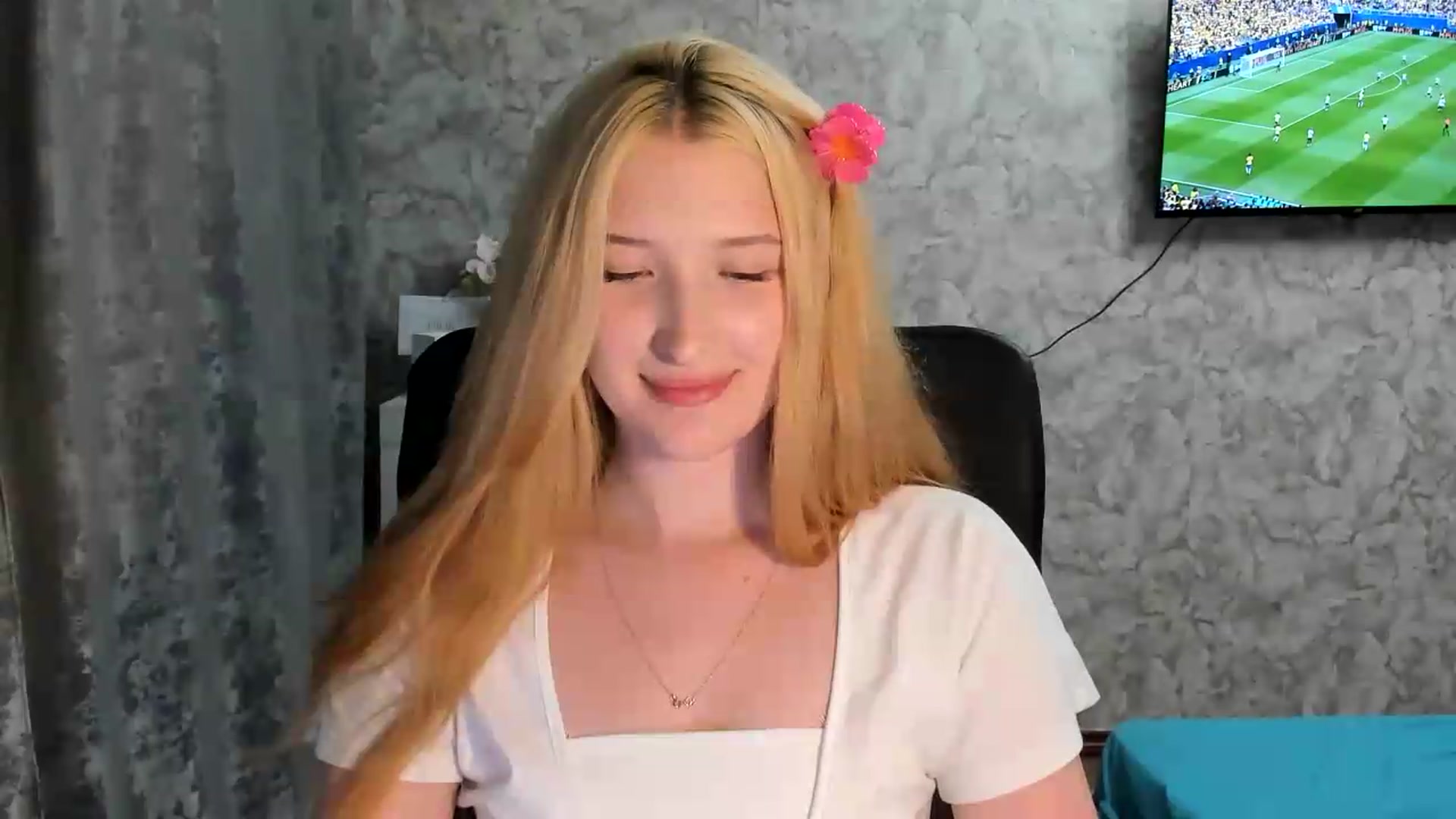 Gallery image thumbnail from Ilona_Here's myfreecams stream on, 06/29/2026, 18:48 image 5 of 20