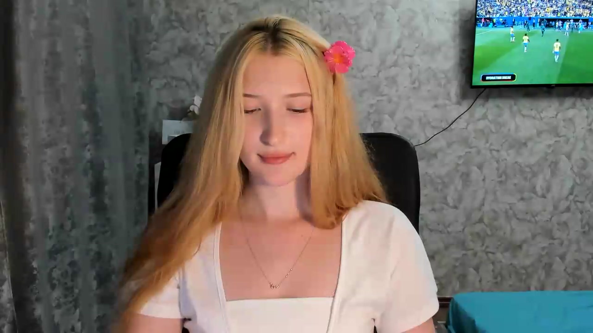 Gallery image thumbnail from Ilona_Here's myfreecams stream on, 06/29/2026, 18:48 image 6 of 20