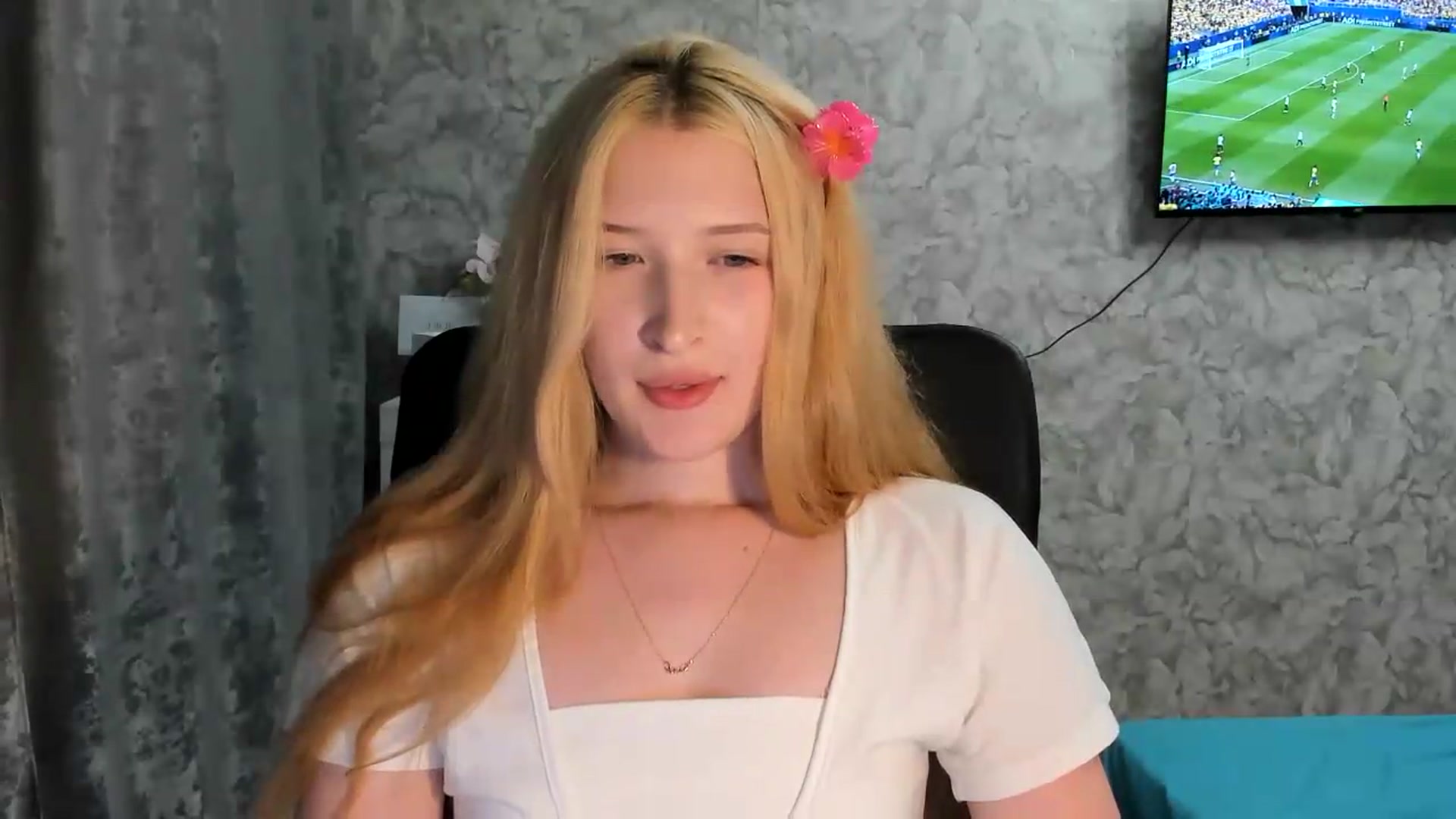 Gallery image thumbnail from Ilona_Here's myfreecams stream on, 06/29/2026, 18:48 image 4 of 20