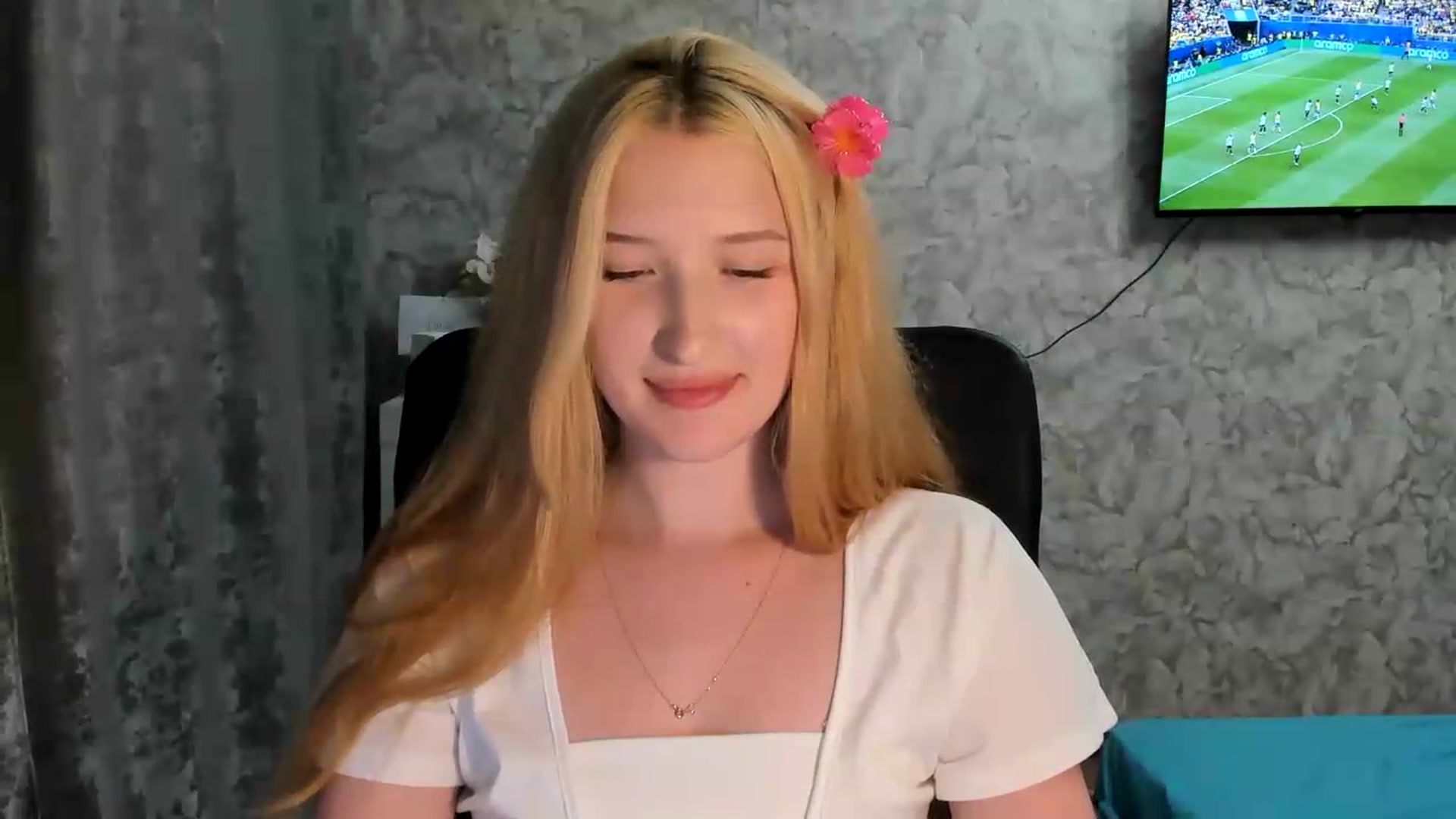 Gallery image thumbnail from Ilona_Here's myfreecams stream on, 06/29/2026, 18:48 image 3 of 20