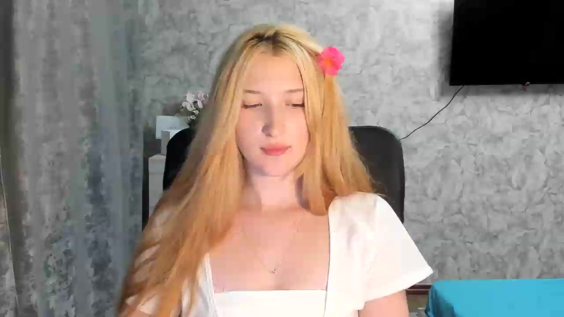 Gallery image thumbnail from Ilona_Here's myfreecams stream on, 06/29/2026, 19:27 image 6 of 20