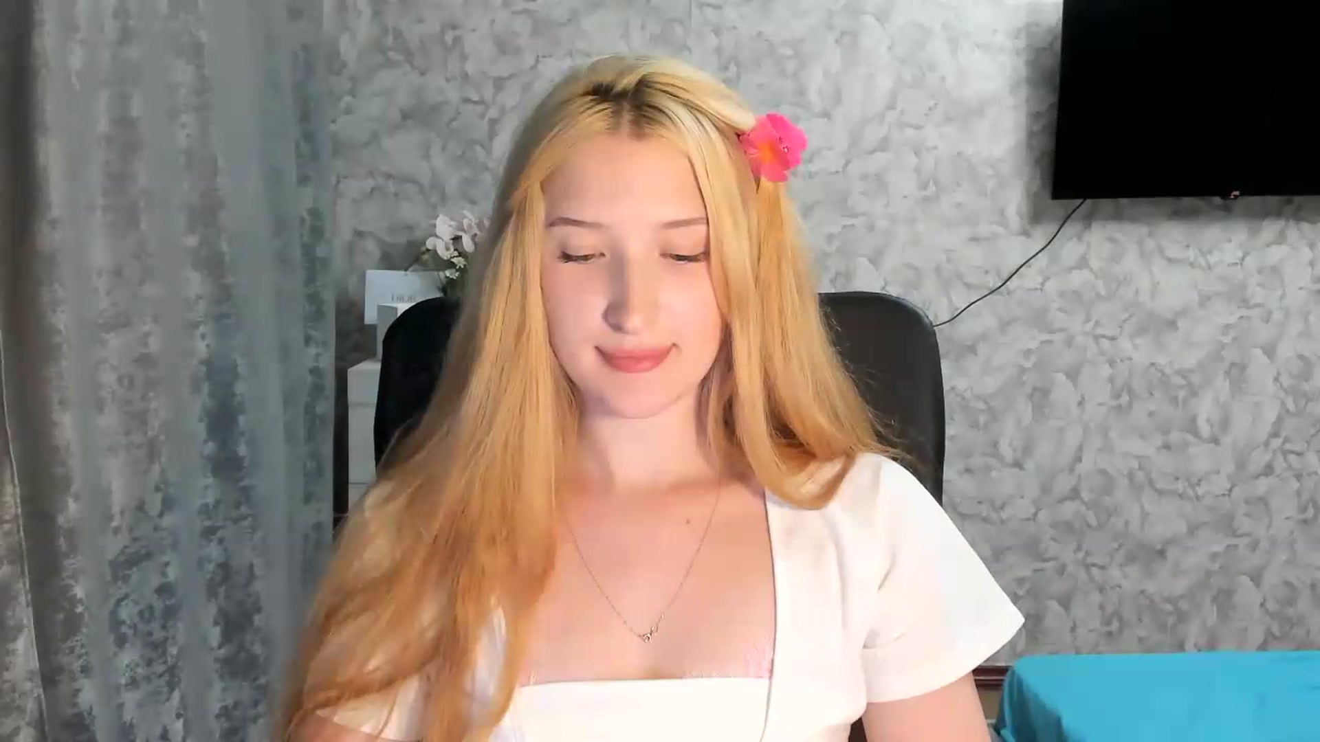 Gallery image thumbnail from Ilona_Here's myfreecams stream on, 06/29/2026, 19:27 image 10 of 20