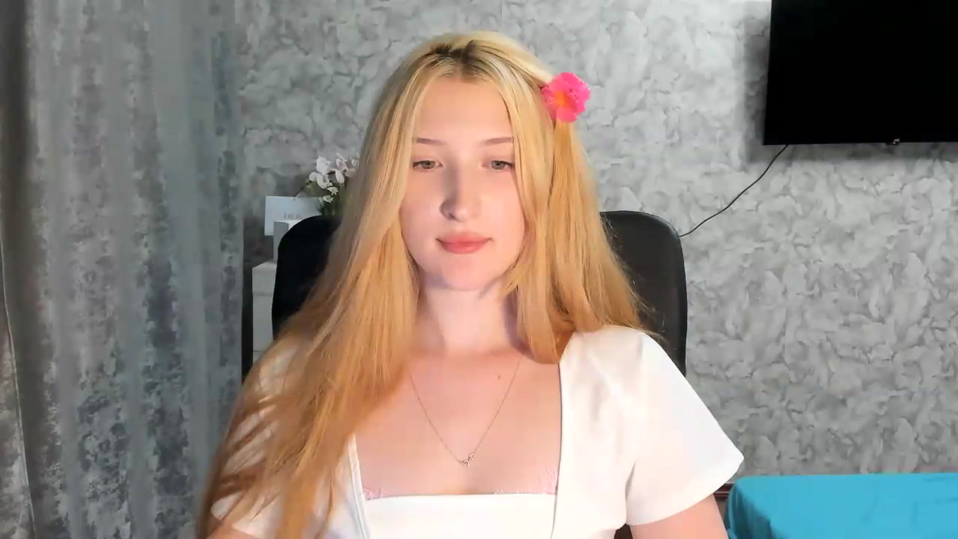 Gallery image thumbnail from Ilona_Here's myfreecams stream on, 06/29/2026, 19:27 image 7 of 20