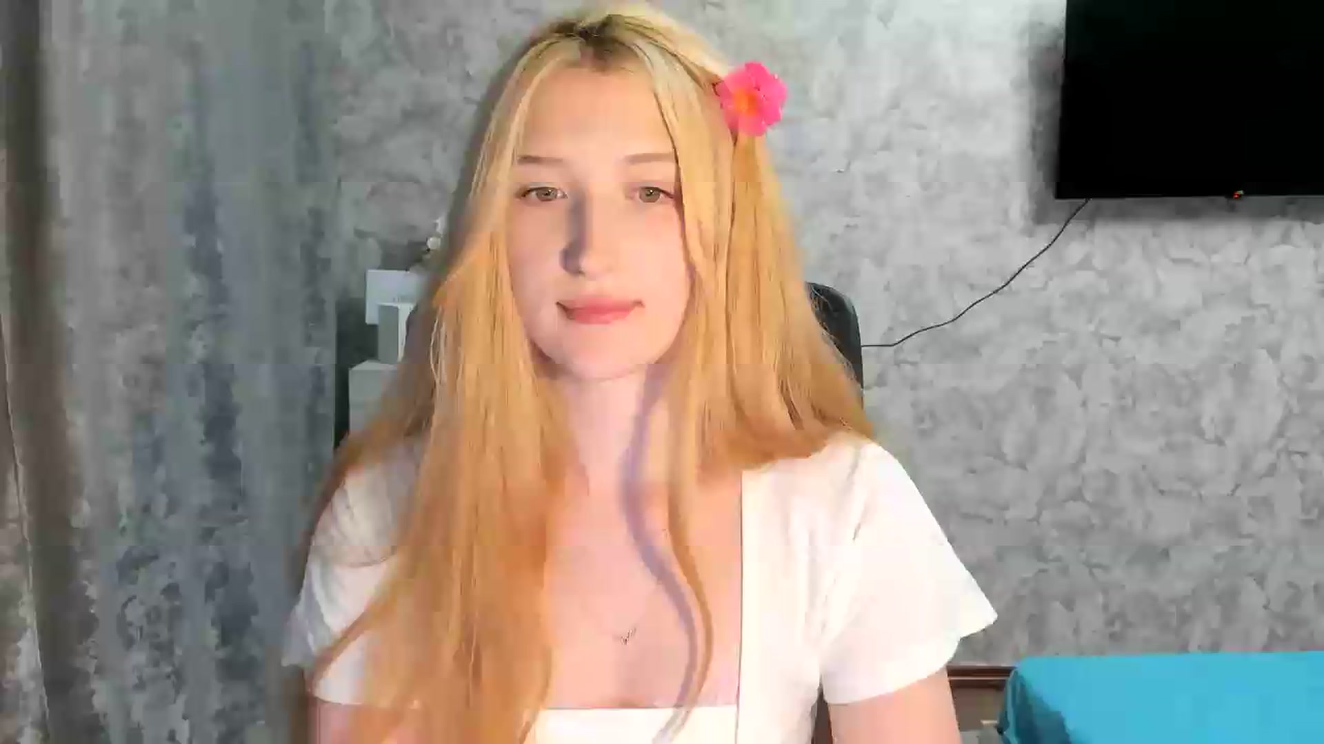 Gallery image thumbnail from Ilona_Here's myfreecams stream on, 06/29/2026, 19:27 image 20 of 20