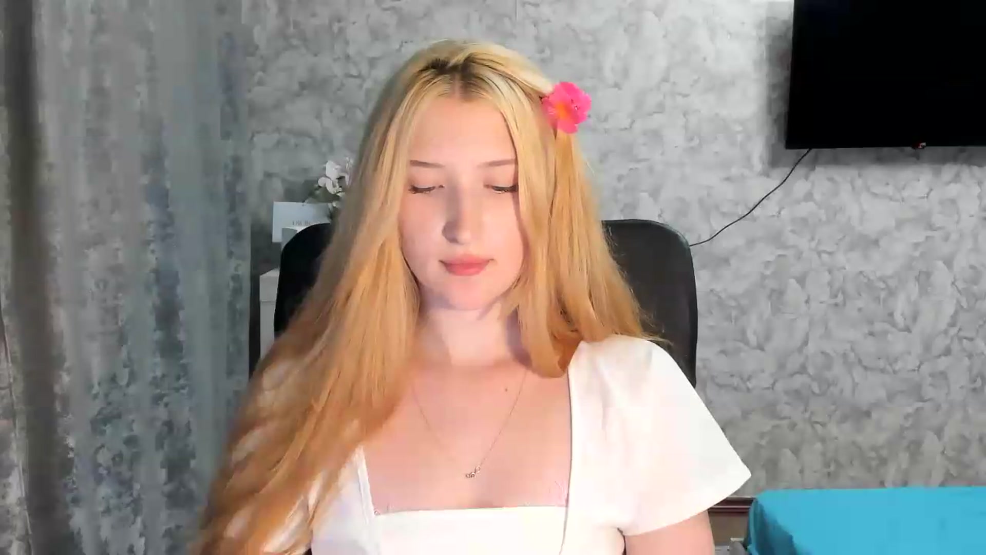 Gallery image thumbnail from Ilona_Here's myfreecams stream on, 06/29/2026, 19:27 image 4 of 20