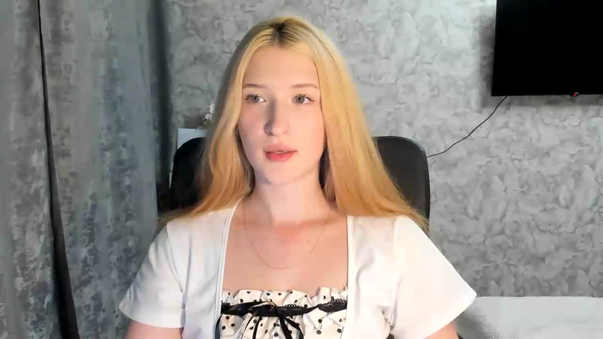 Gallery image thumbnail from Ilona_Here's myfreecams stream on, 06/30/2026, 19:54 image 3 of 20