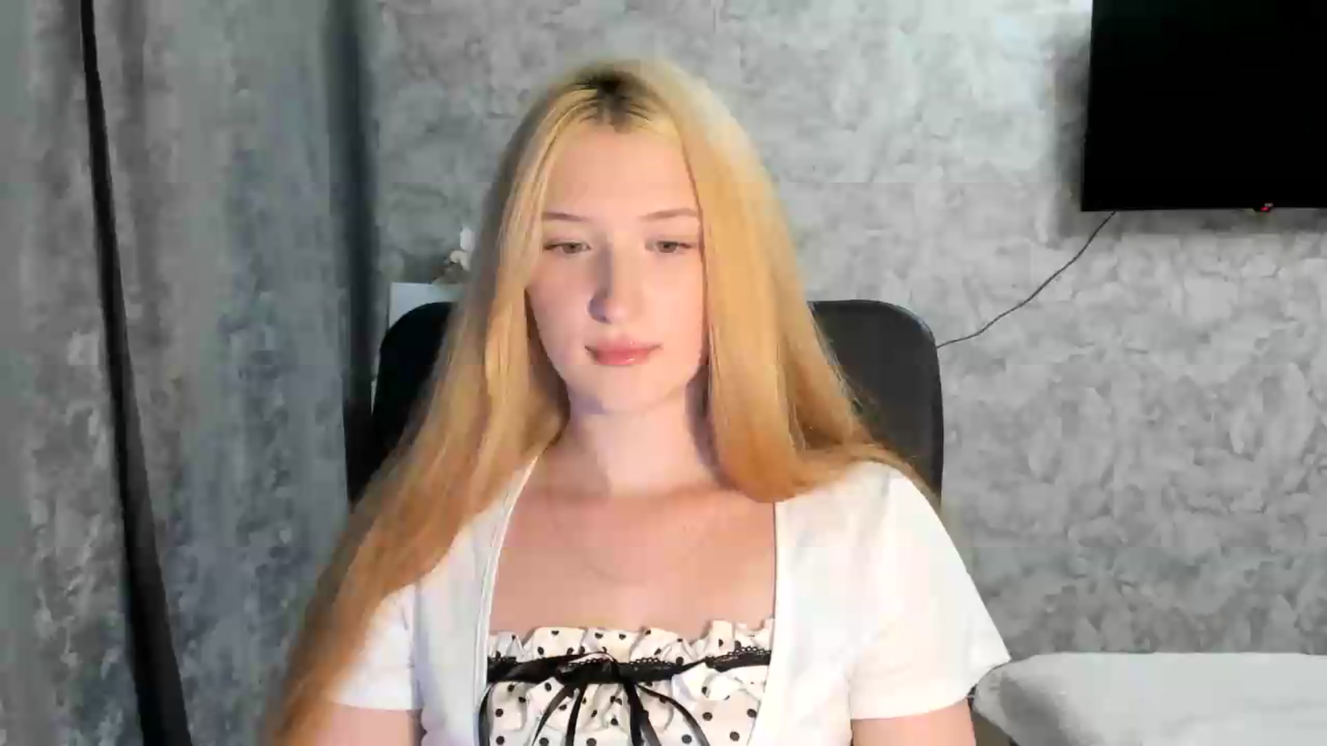 Gallery image thumbnail from Ilona_Here's myfreecams stream on, 06/30/2026, 19:54 image 12 of 20