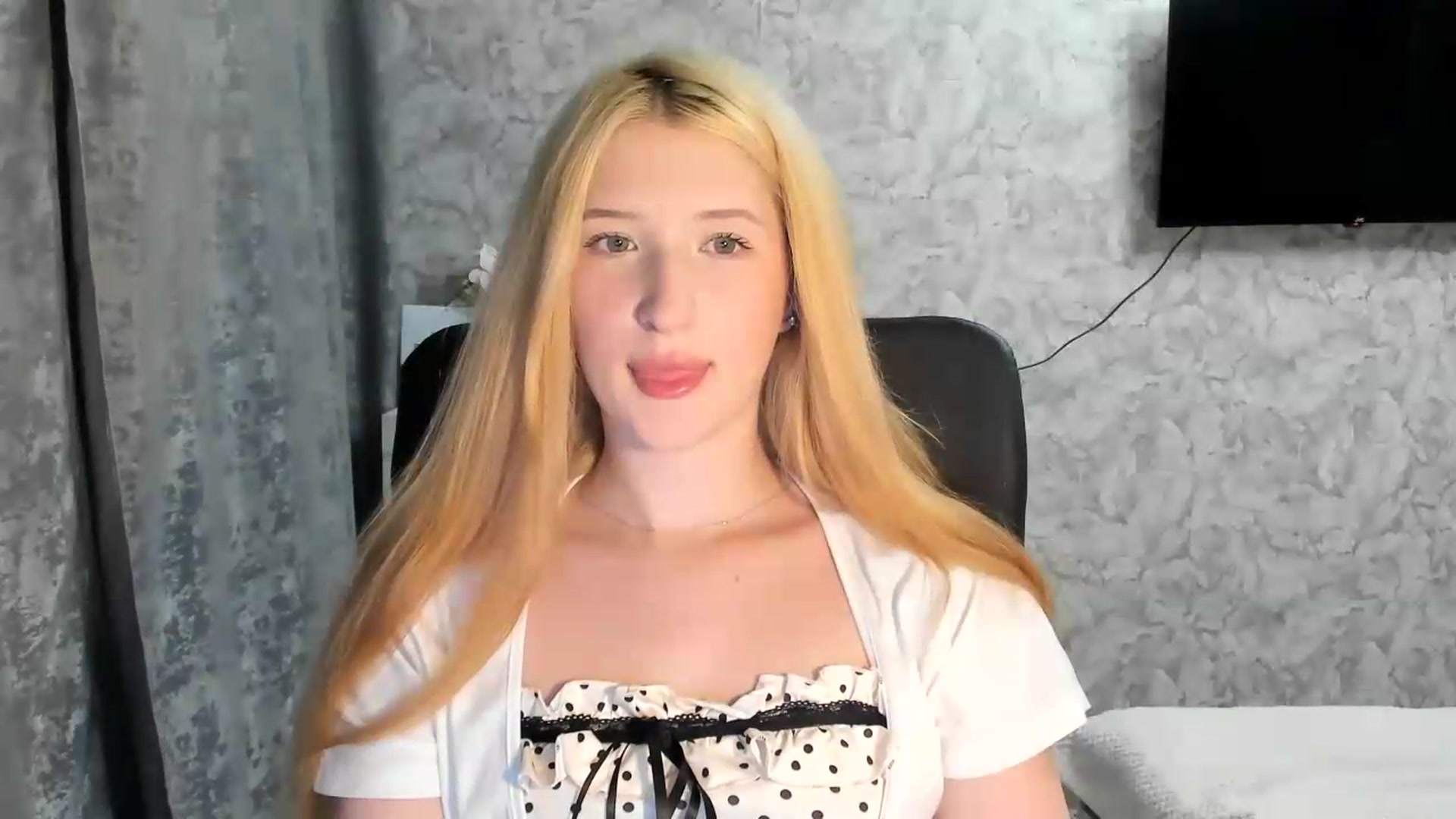 Gallery image thumbnail from Ilona_Here's myfreecams stream on, 06/30/2026, 21:04 image 10 of 20